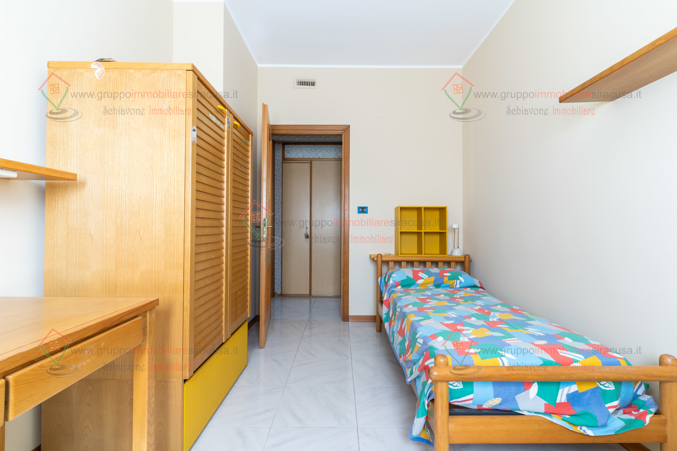 Immagine 18 di Pentalocale in vendita  a Siracusa