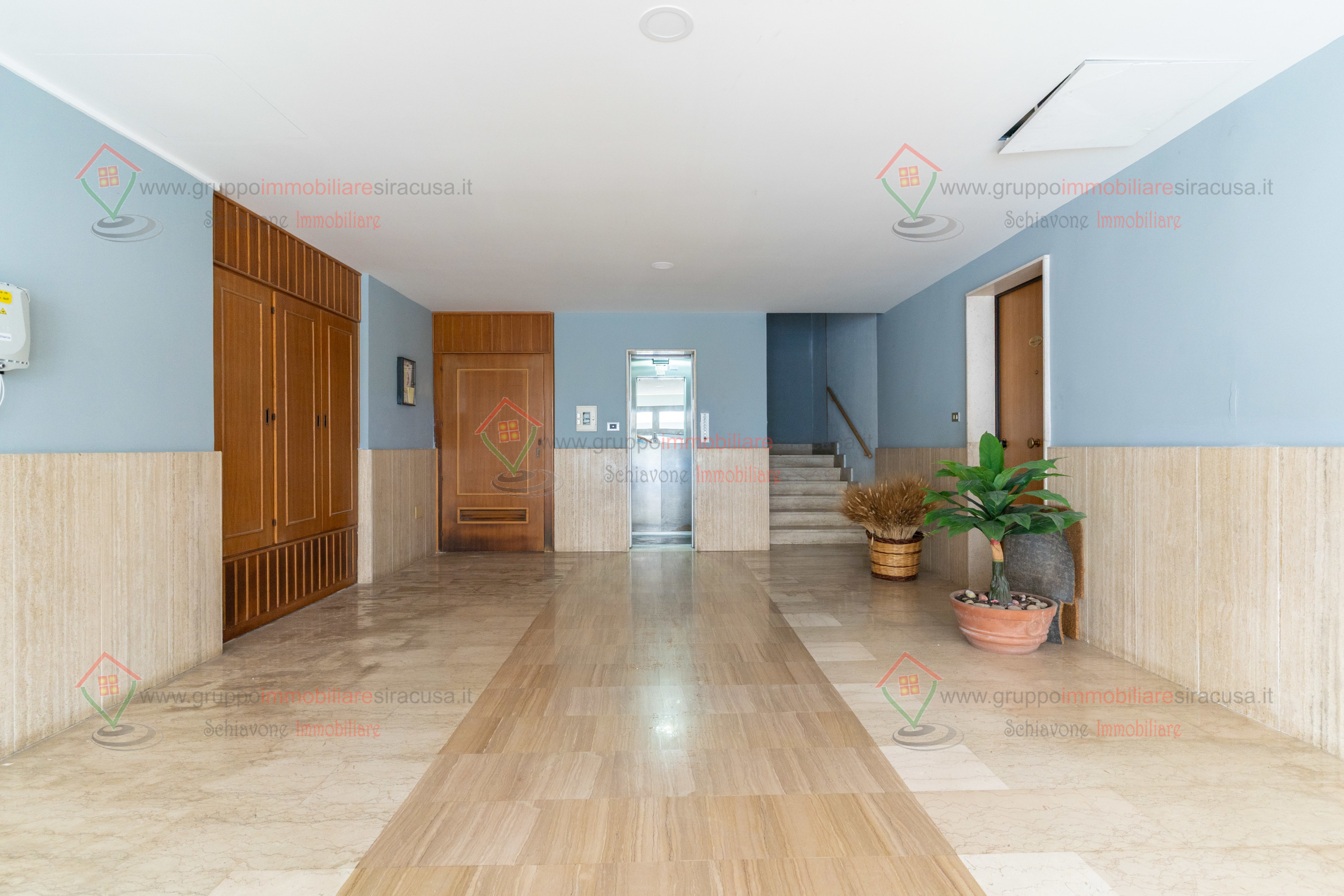 Immagine 34 di Pentalocale in vendita  a Siracusa