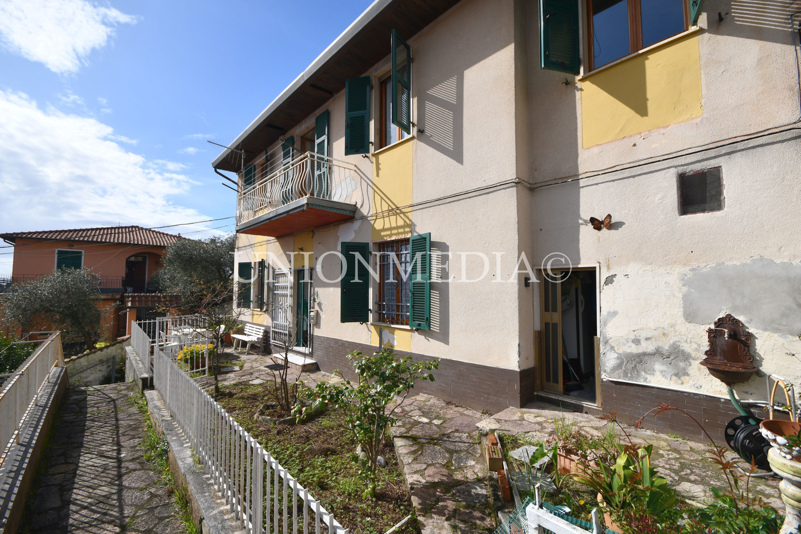 Immagine 5 di Porzione di casa in vendita  in Via Umberto Biancamano 88 a La Spezia