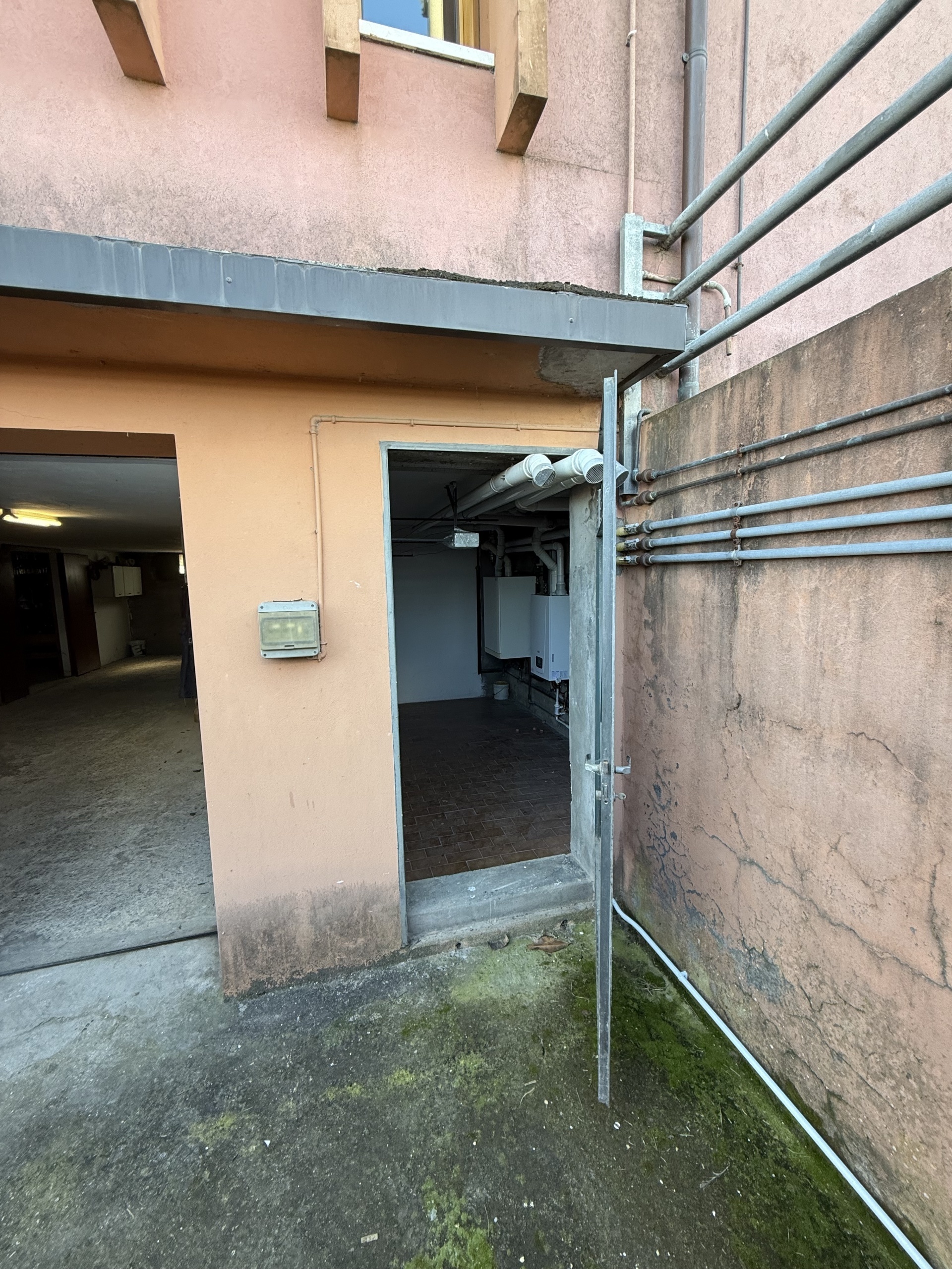 Immagine 66 di Pentalocale in vendita  in Via Busca 115 a Santarcangelo Di Romagna