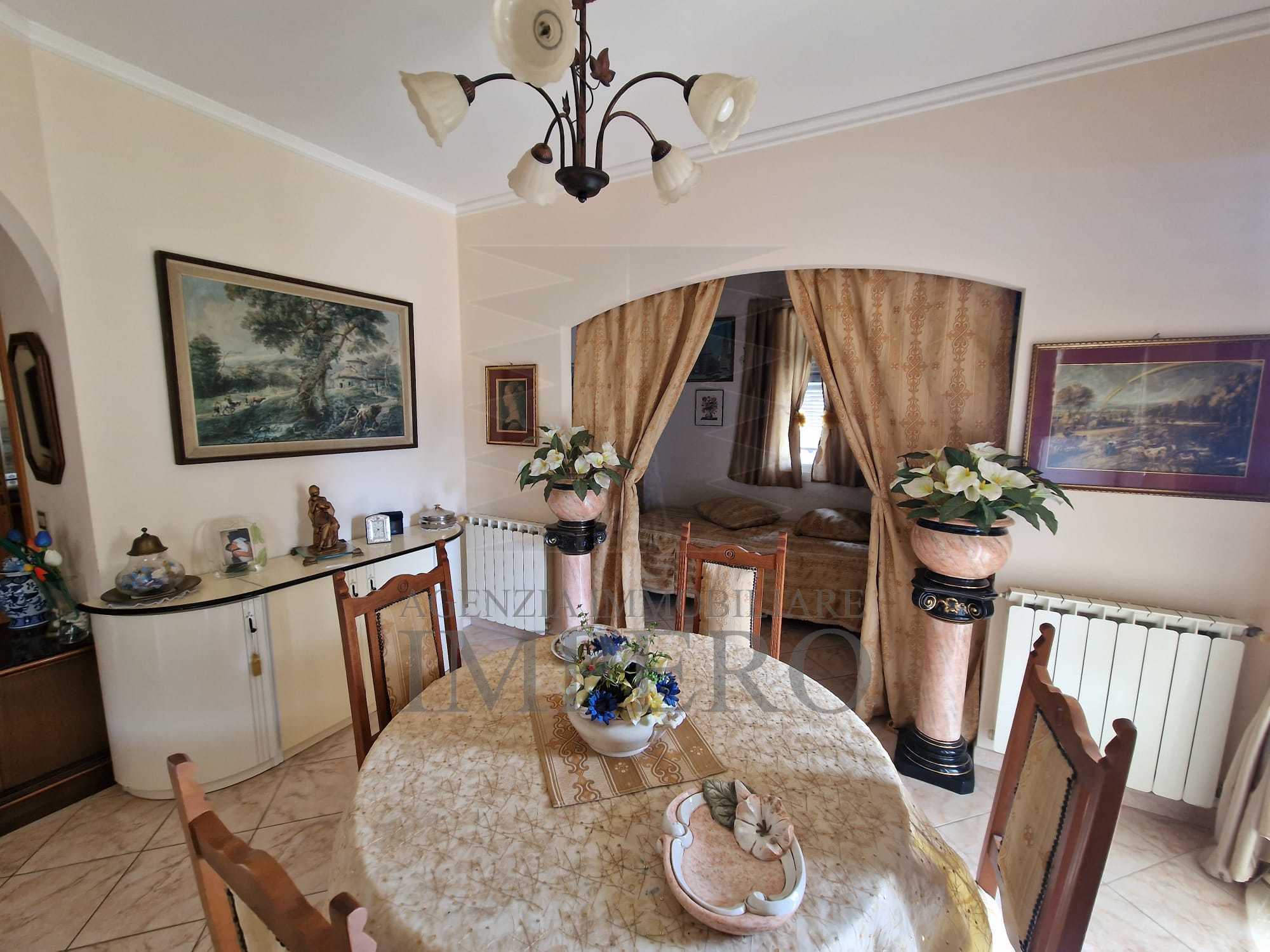 Immagine 13 di Porzione di casa in vendita  in Via Tremola 11 a Ventimiglia