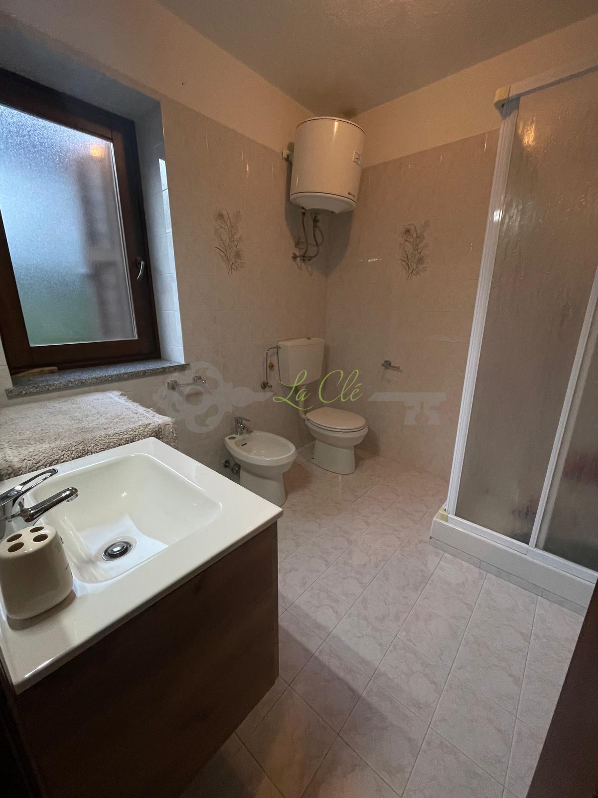 Immagine 6 di Bilocale in affitto  a Morgex