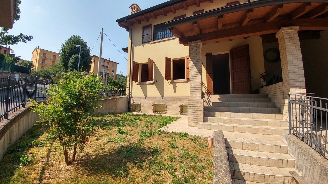 Immagine 4 di Appartamento in vendita  a Vergato