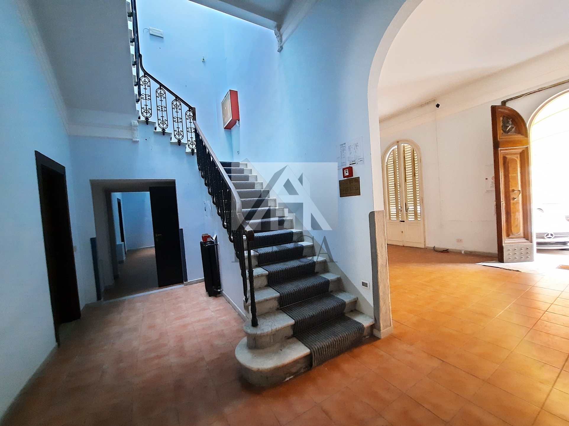 Immagine 3 di Albergo/B&B/Residence in vendita  in via carrara a Viareggio