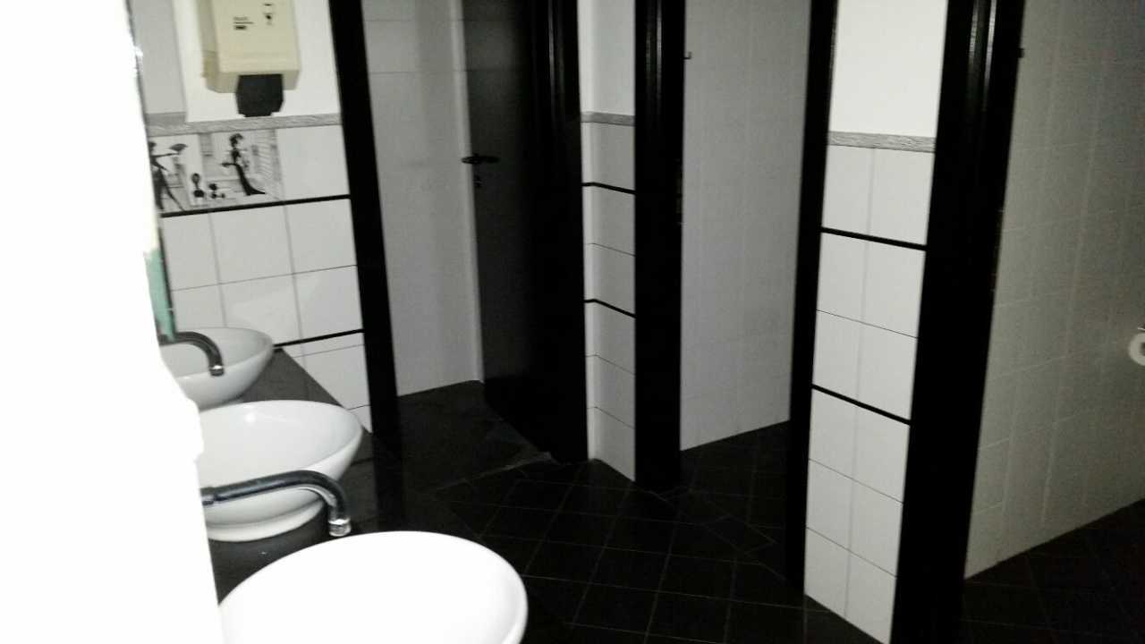 Immagine 18 di Bar / Ristorante in vendita  in Viale Europa 18 a Viareggio