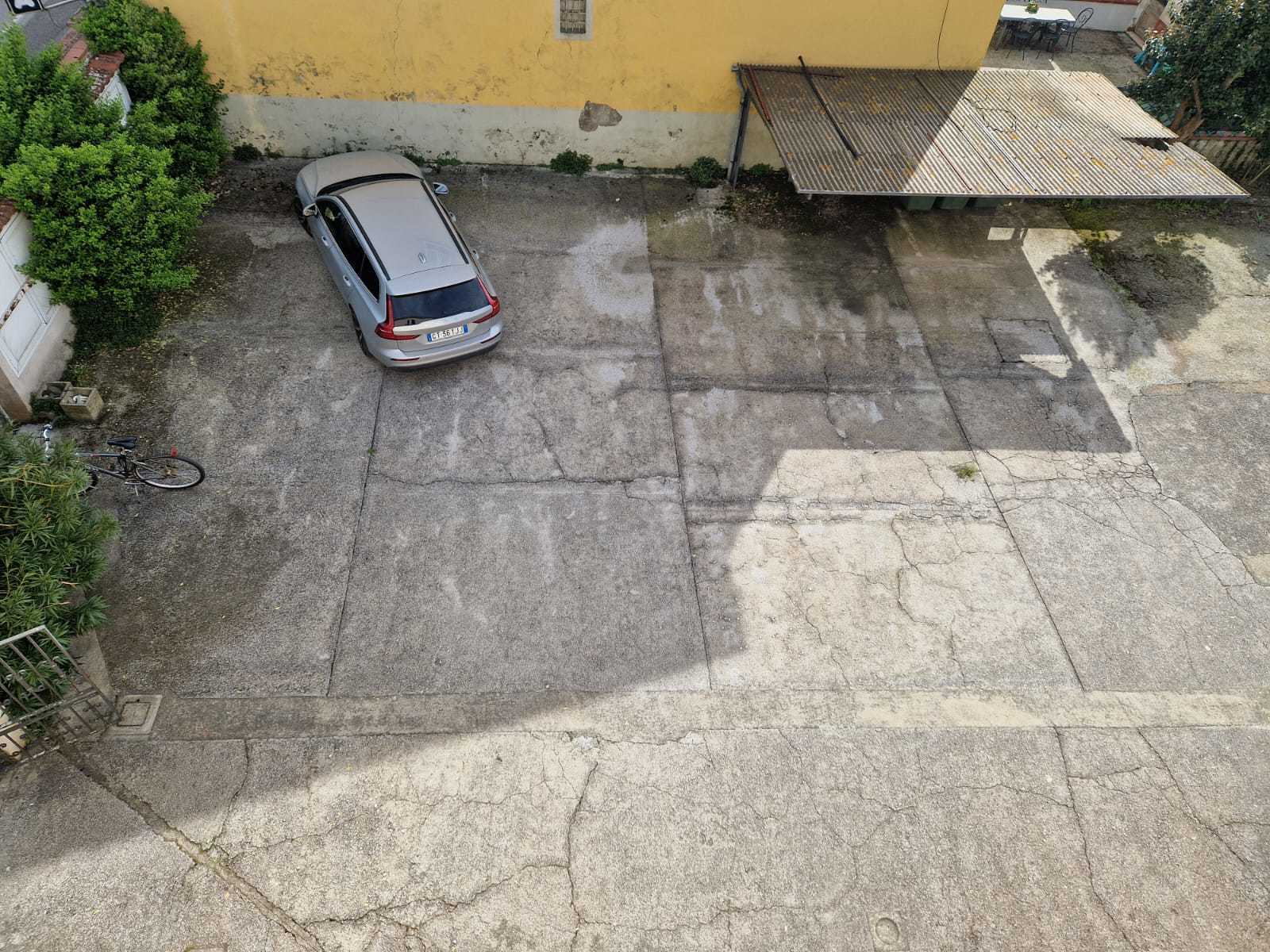 Immagine 16 di Capannone industriale in affitto  in Via Sarzanese 533 a Lucca