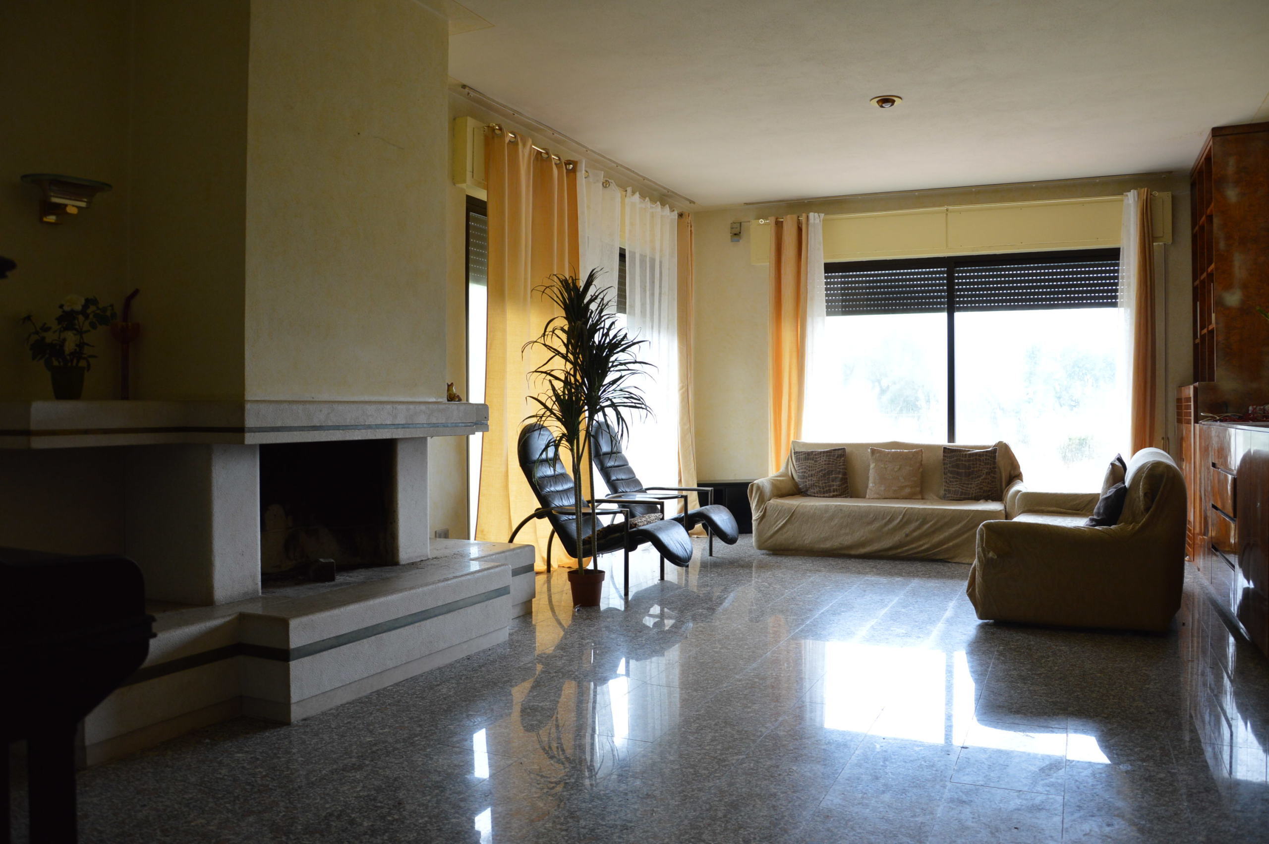 Immagine 3 di Villa in vendita  in Via della Chiesa XXIV a Lucca