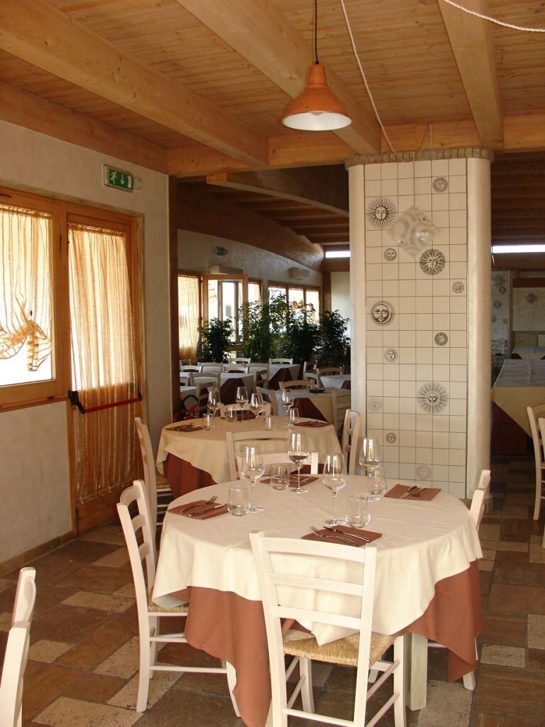 Immagine 5 di Bar / Ristorante in vendita  in Viale Europa 18 a Viareggio
