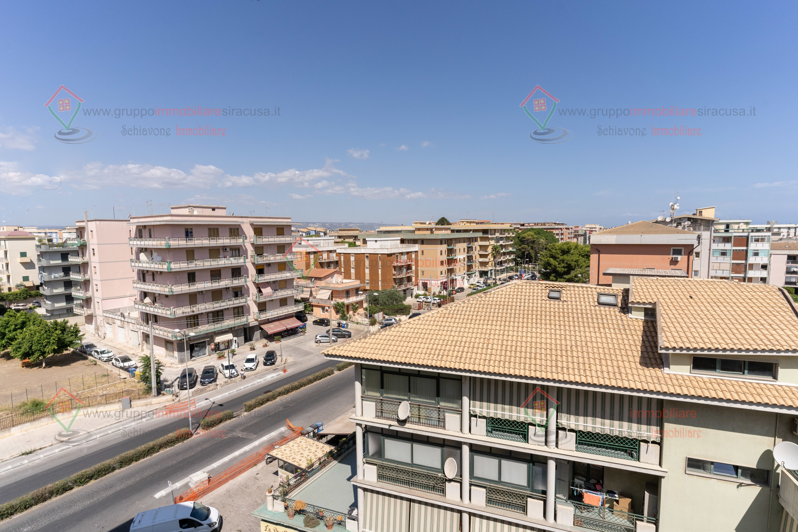 Immagine 2 di Pentalocale in vendita  a Siracusa