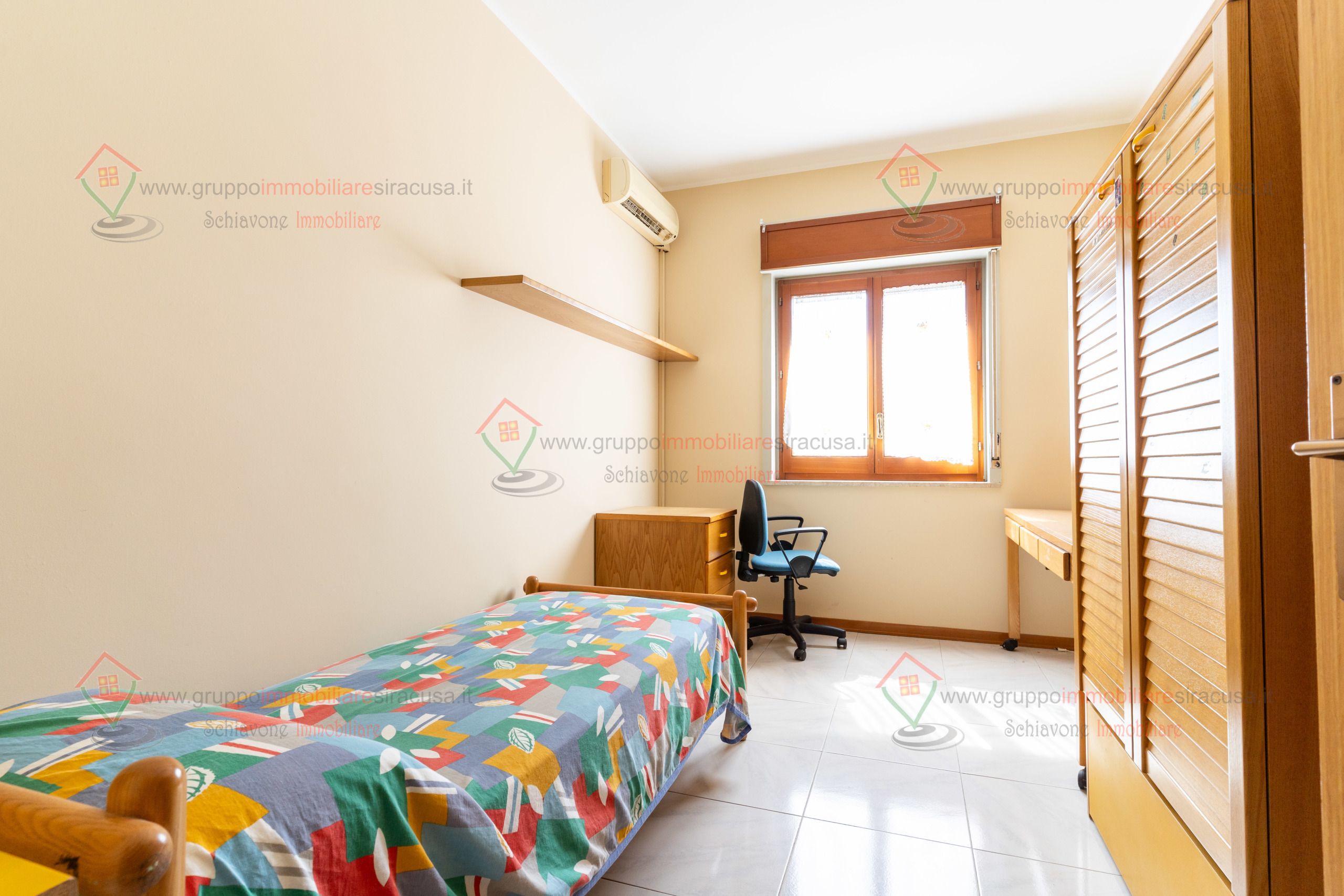 Immagine 17 di Pentalocale in vendita  a Siracusa