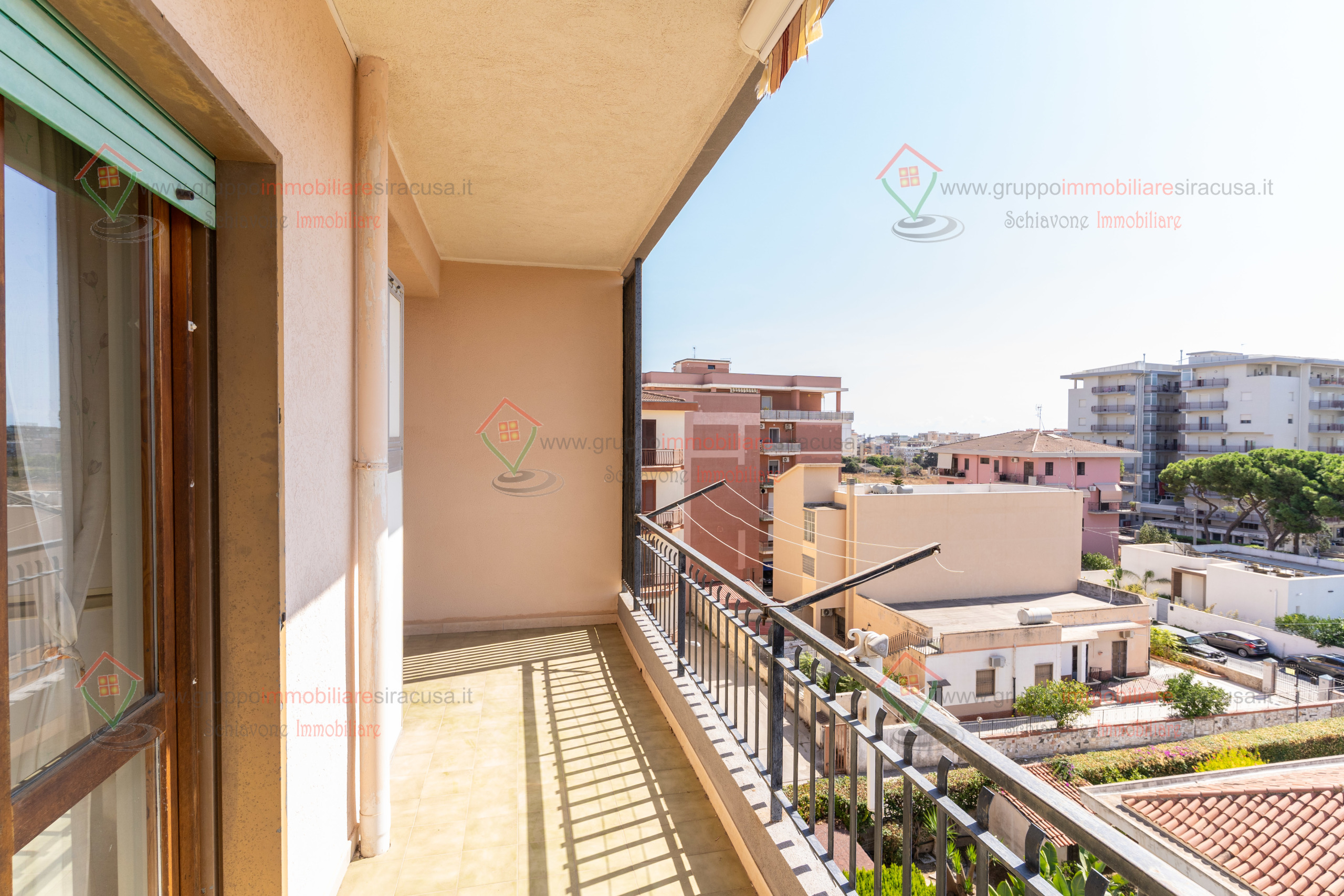 Immagine 29 di Pentalocale in vendita  a Siracusa