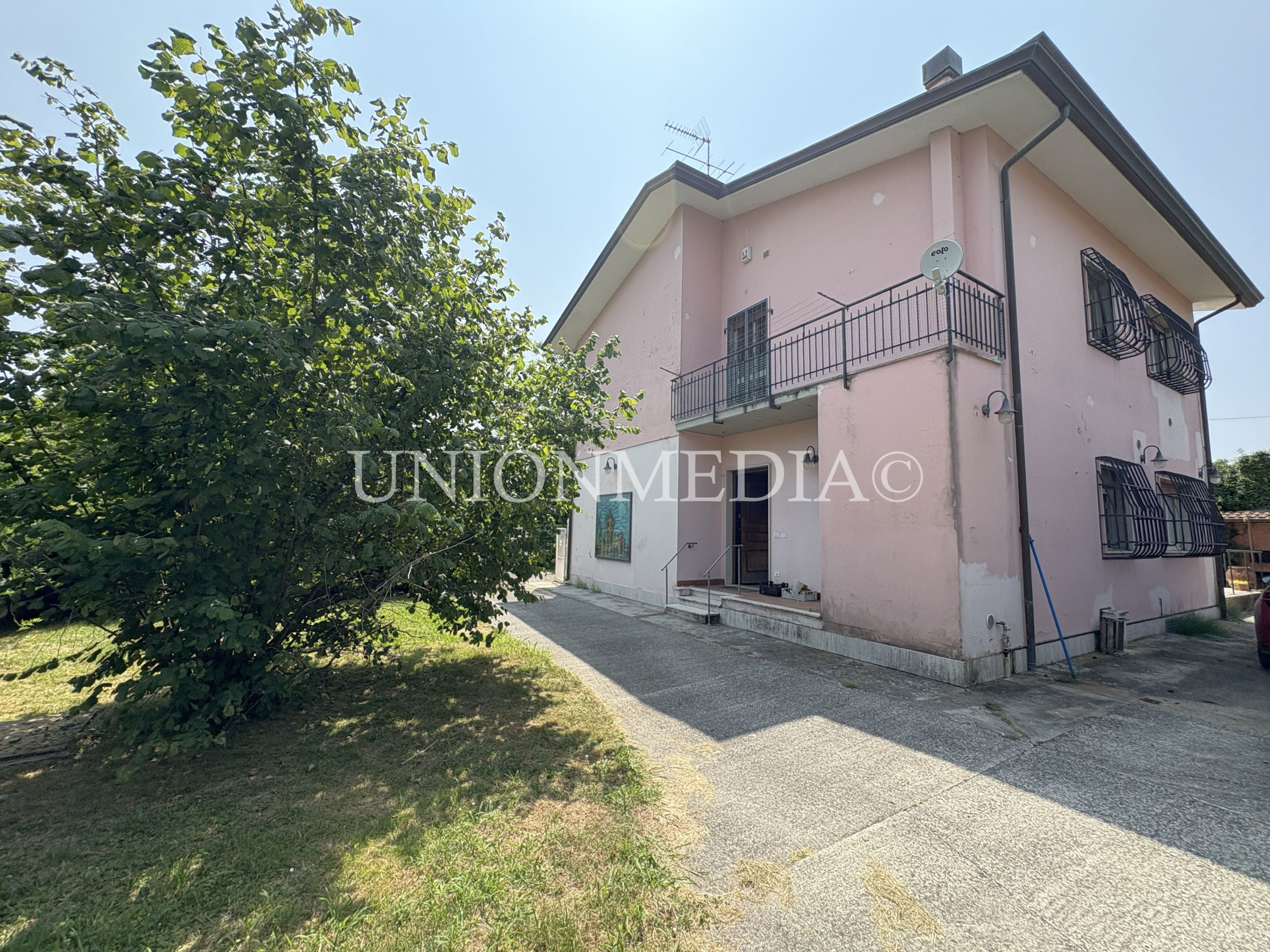 Immagine 1 di Casa indipendente in vendita  in Via bradiola a Sarzana