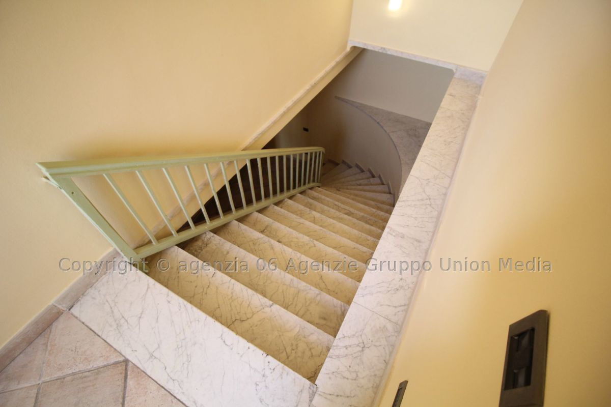 Immagine 38 di Appartamento in vendita  a Ortonovo