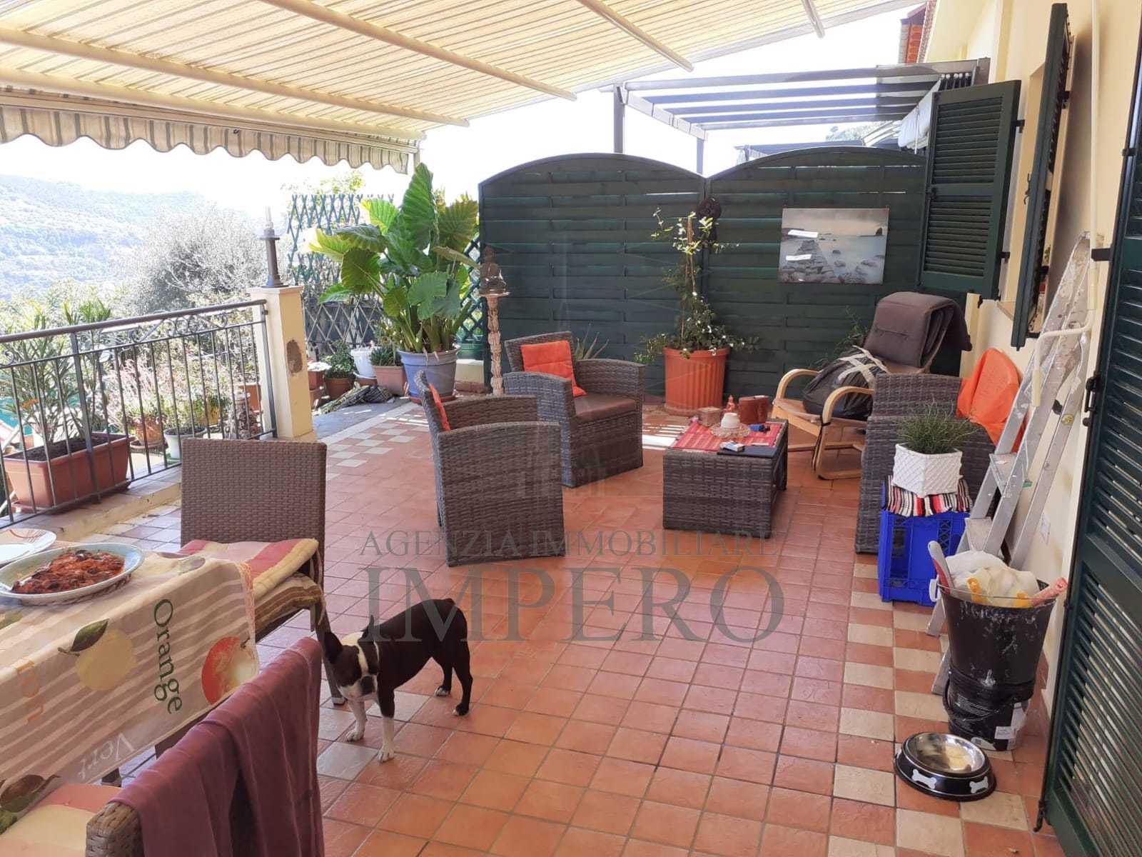 Immagine 5 di Porzione di casa in vendita  in Via Sant'Anna 111 a Ventimiglia