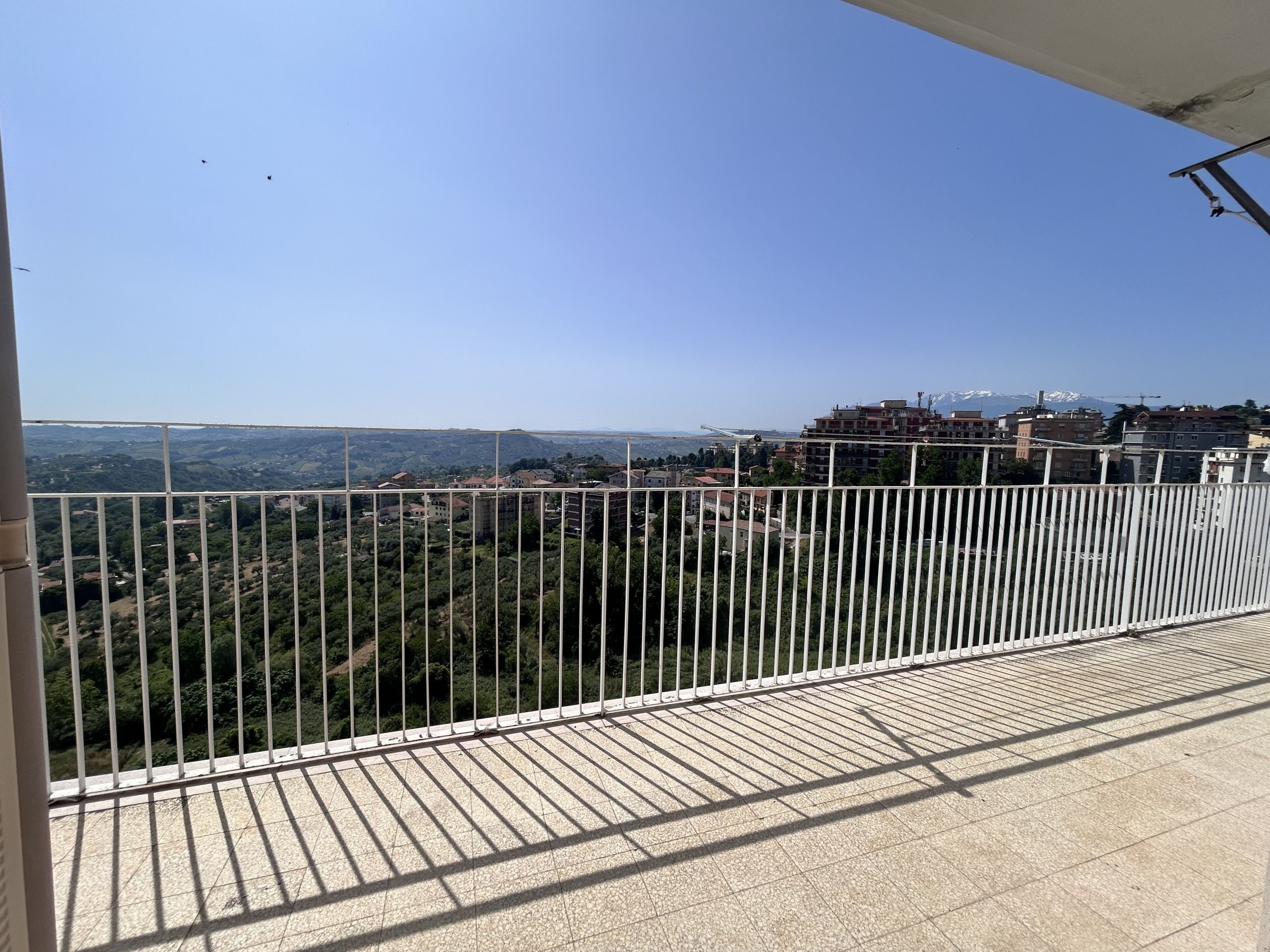 Immagine 21 di Pentalocale in vendita  in Viale Maiella 23/A a Chieti