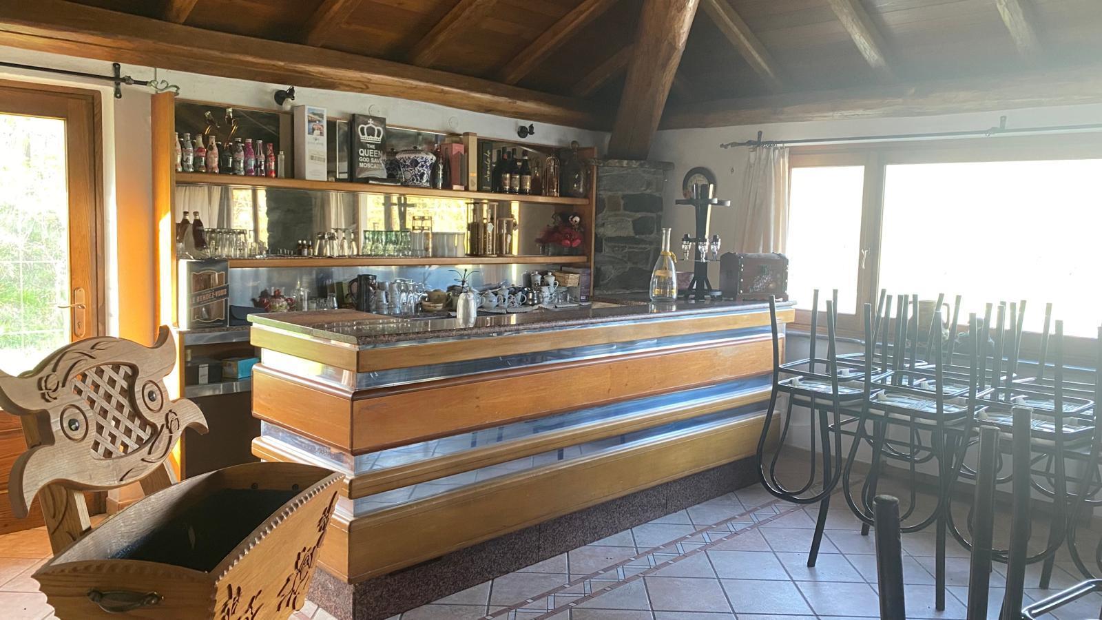 Immagine 38 di Albergo/B&B/Residence in vendita  in VIA  SAVONA 50 a Urbe