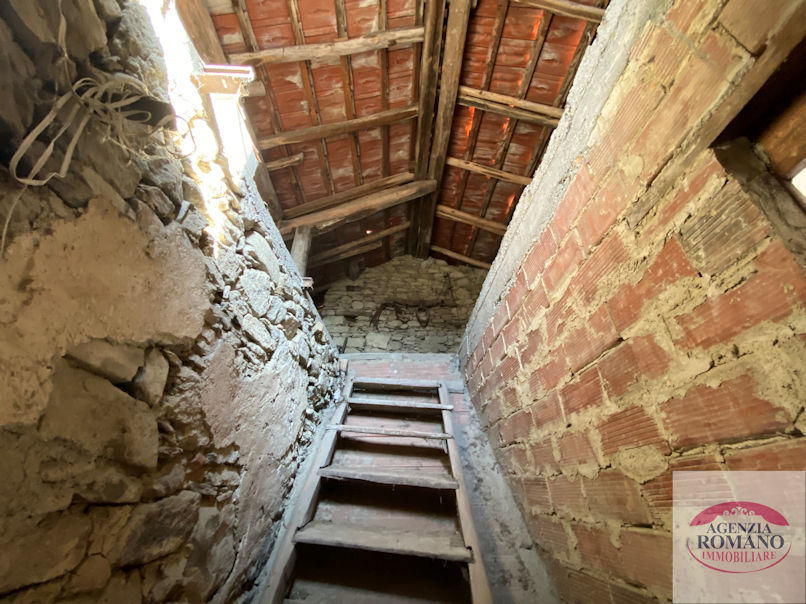 Immagine 19 di Casa bifamiliare in vendita  a Ponzone