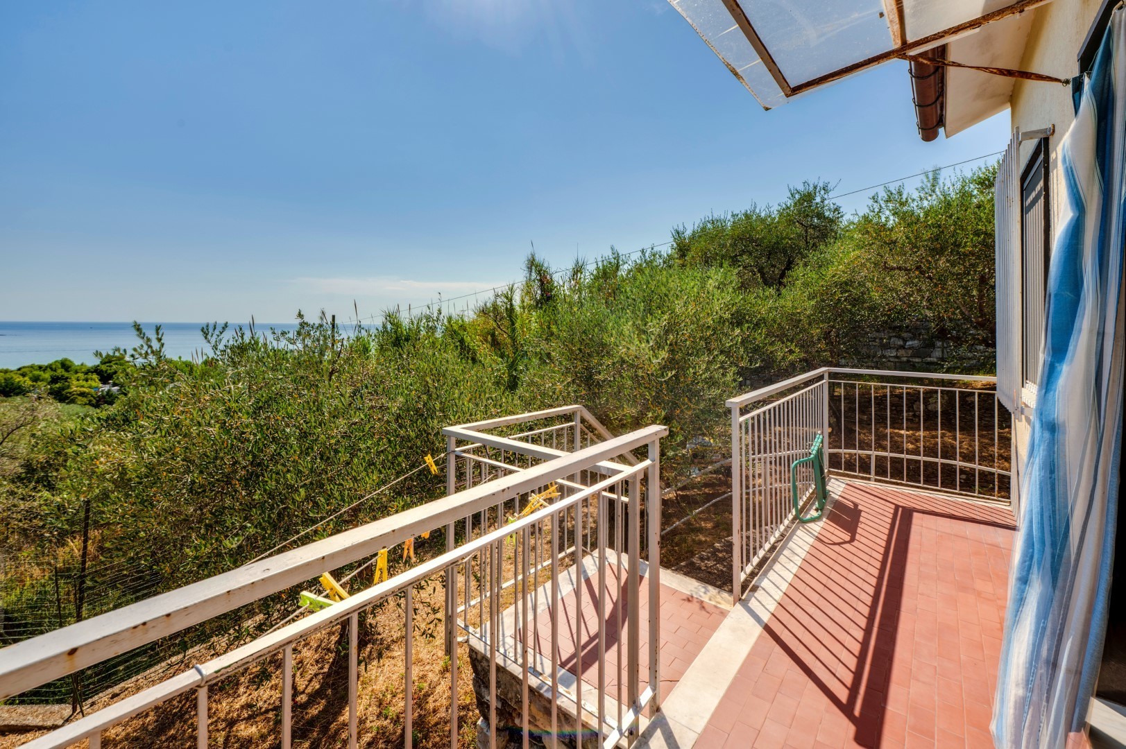 Immagine 1 di Casa indipendente in vendita  in Via Tedisio 133 a Lavagna