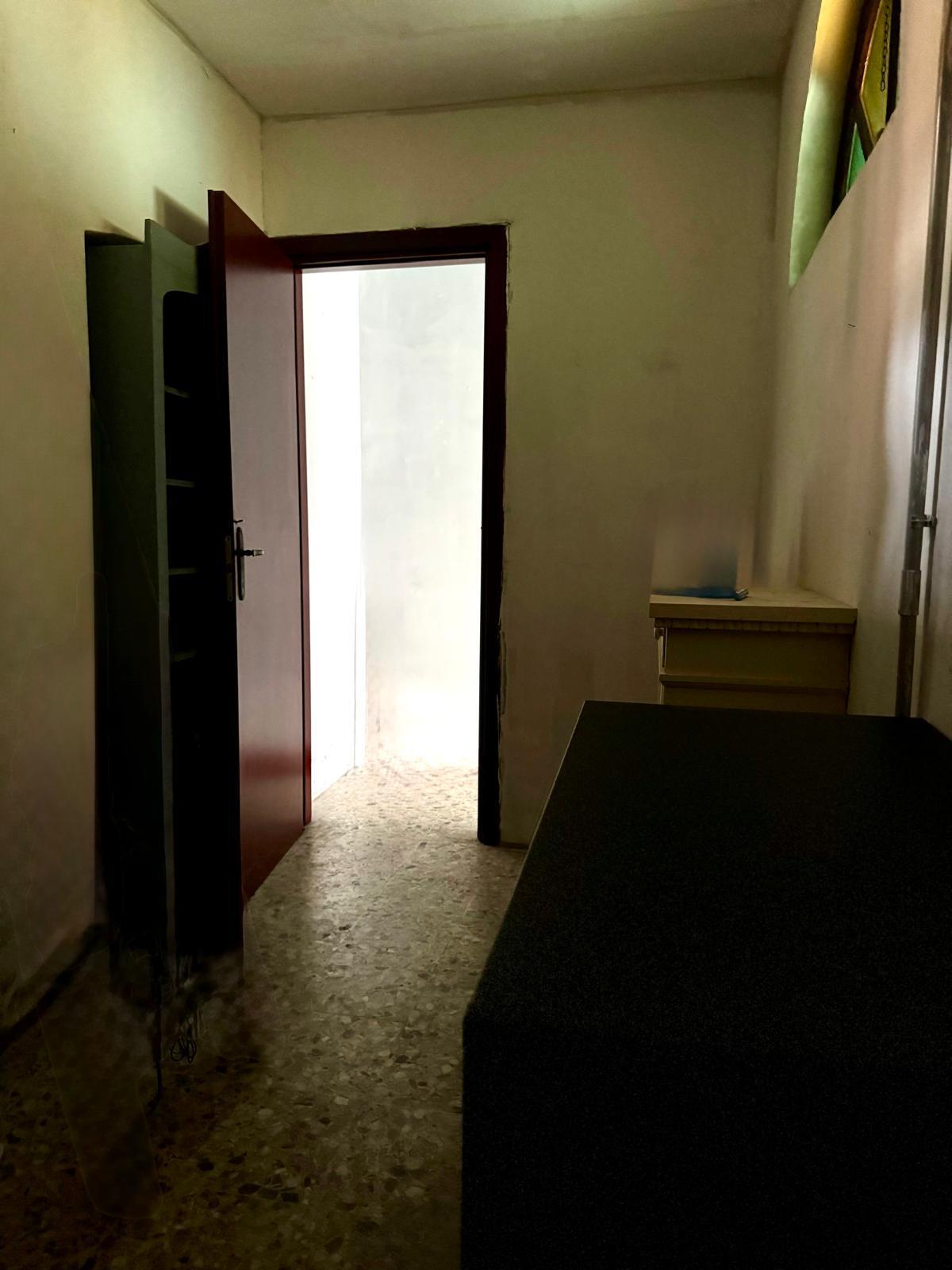 Immagine 9 di Locale commerciale in affitto  in Corso Amedeo 208 a Livorno