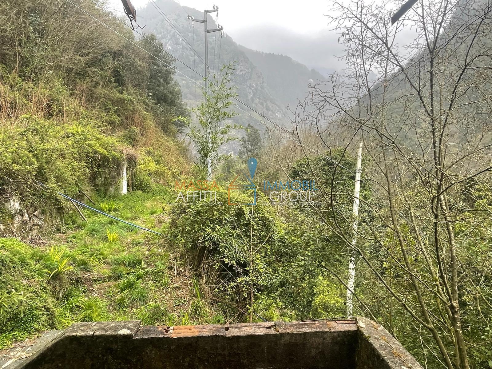 Immagine 19 di Casa semindipendente in vendita  in Via Monte Grappa 1 a Stazzema