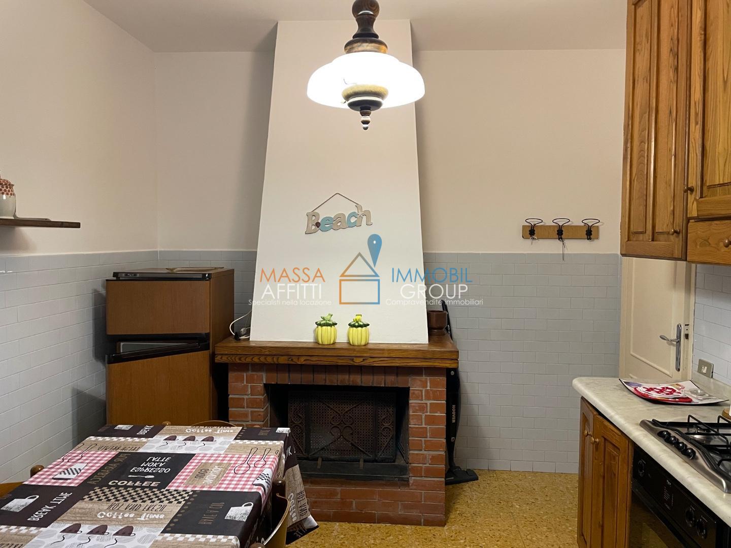 Immagine 11 di Porzione di casa in vendita  in Via Flli Cervi 106 a Forte Dei Marmi