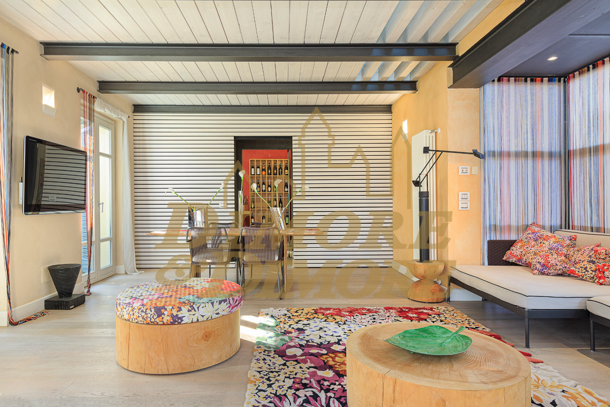 Immagine 22 di Villa in affitto  in SS33 del Sempione 14 a Arona