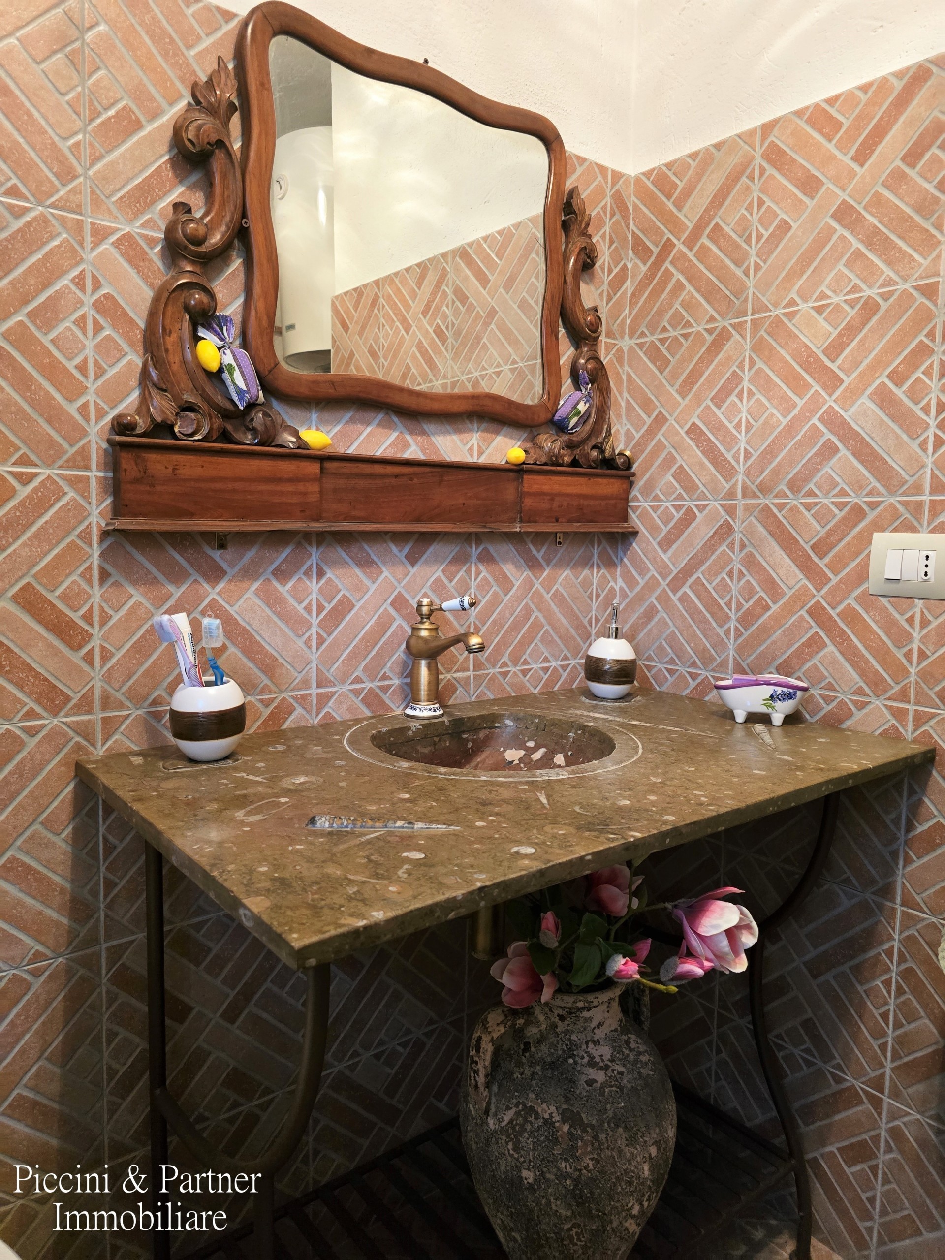 Immagine 33 di Villa in vendita  in Via IV Novembre 15 a Passignano Sul Trasimeno