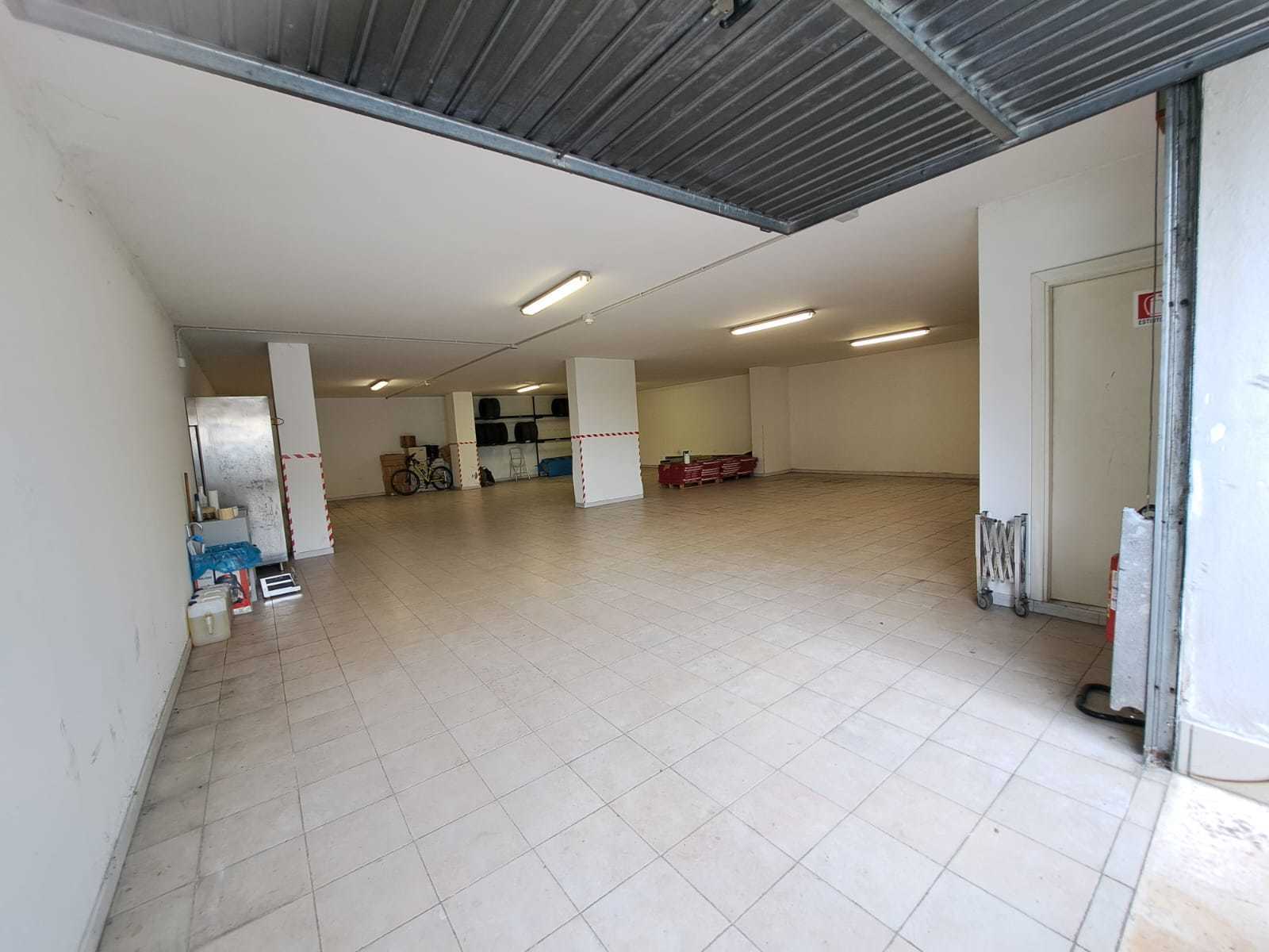 Immagine 4 di Locale commerciale in vendita  a Lanciano