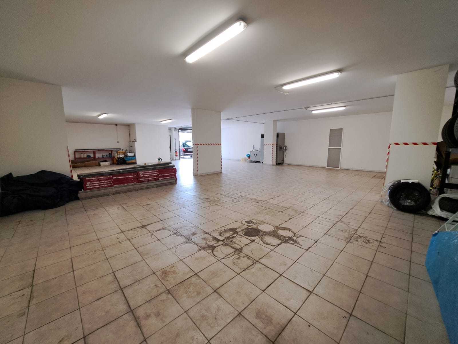 Immagine 12 di Locale commerciale in vendita  a Lanciano