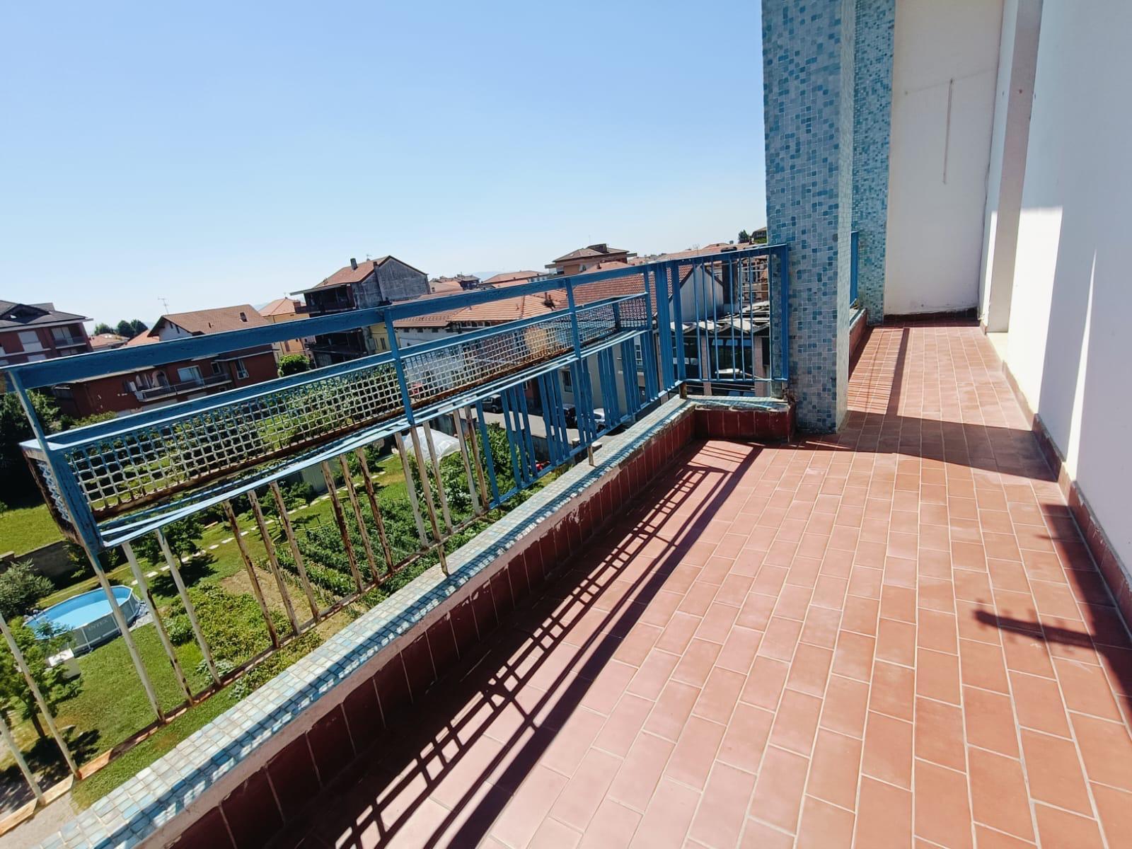 Immagine 27 di Quadrilocale in vendita  in Via Remmert F,lli 21 a Ciriè