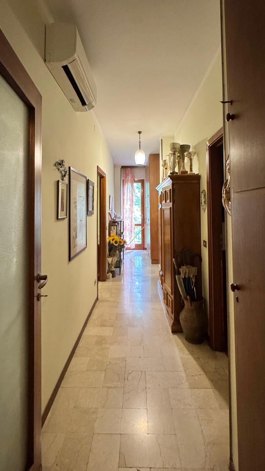 Immagine 6 di Quadrilocale in vendita  in VIA VALOTTI a Brescia