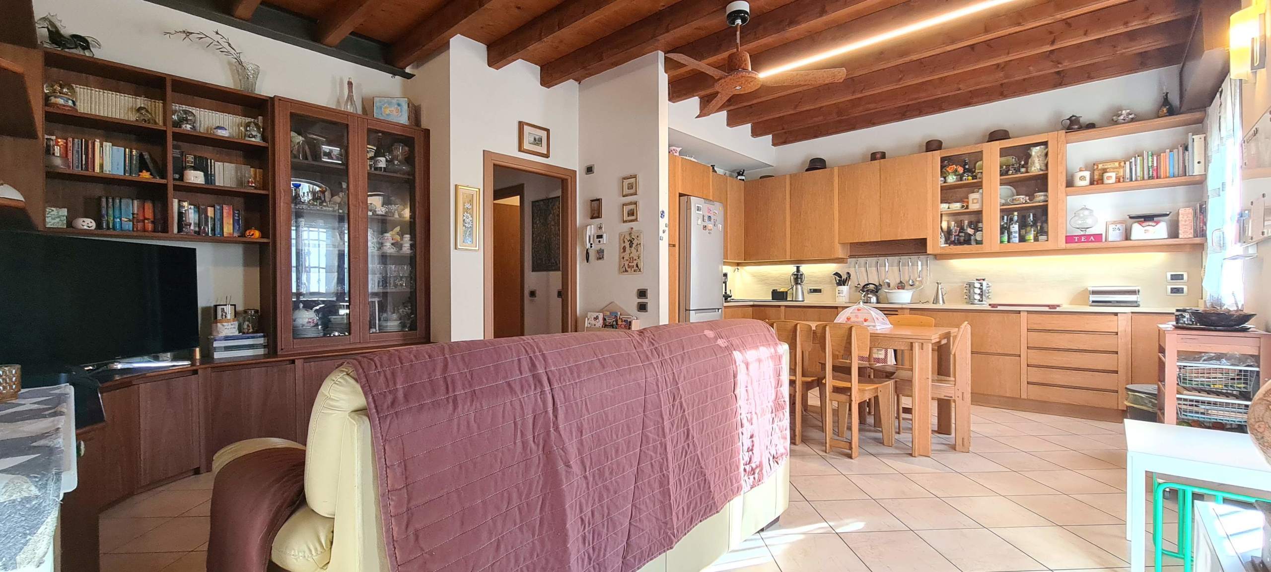 Immagine 2 di Pentalocale in vendita  in Via Rose di Sotto 36 a Brescia