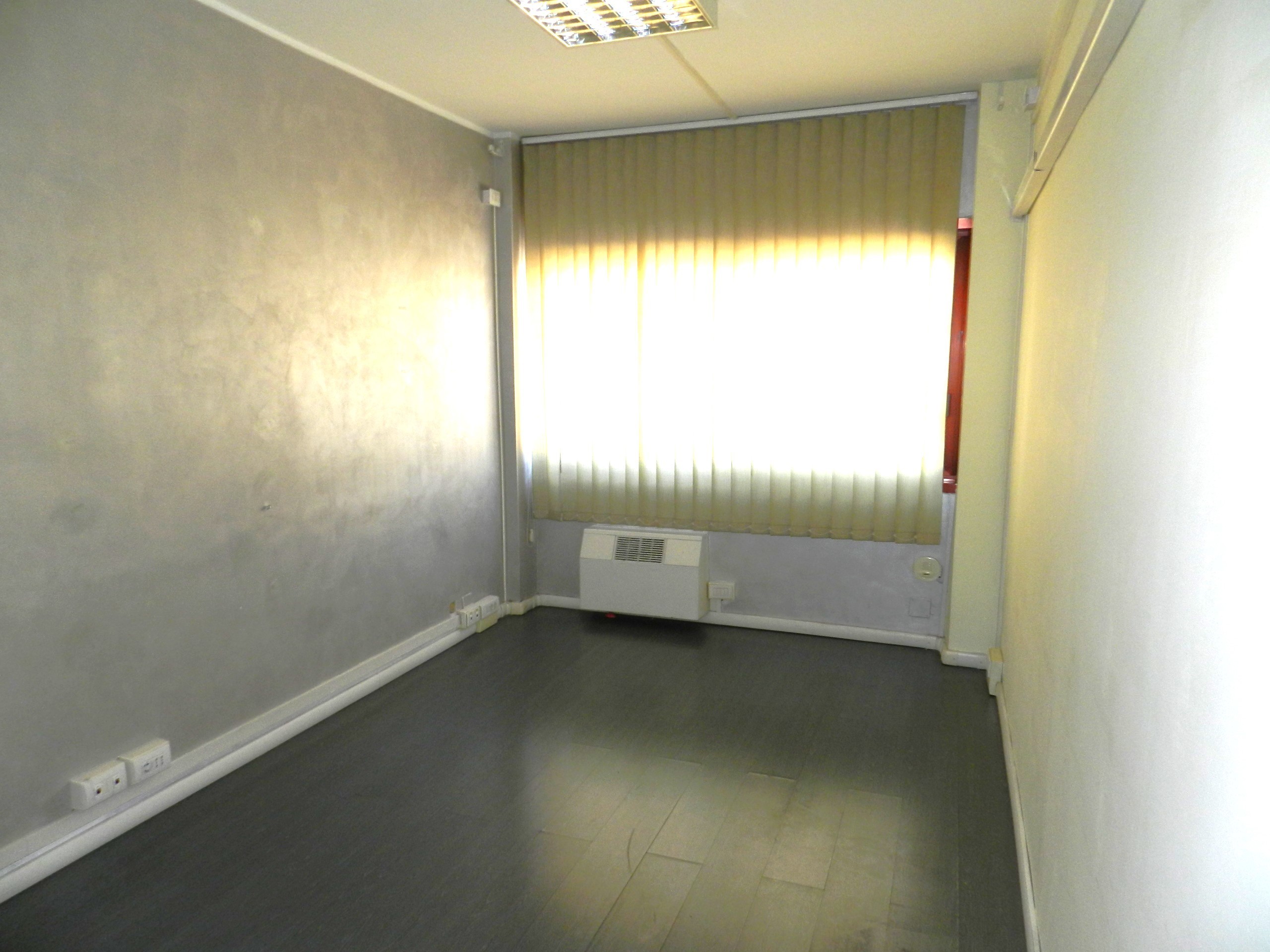 Immagine 24 di Palazzo in vendita  in Via degli Abeti 29 a Roma