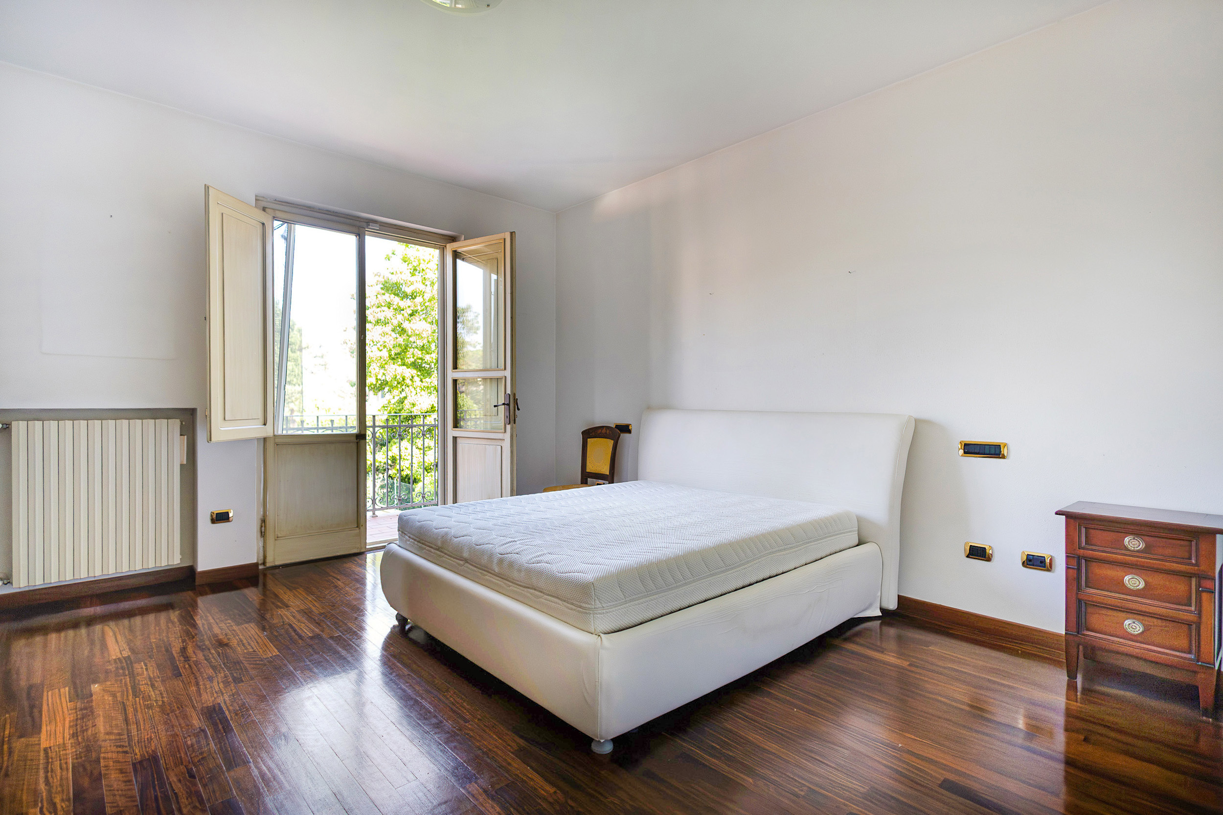 Immagine 19 di Villa in vendita  a Pisa