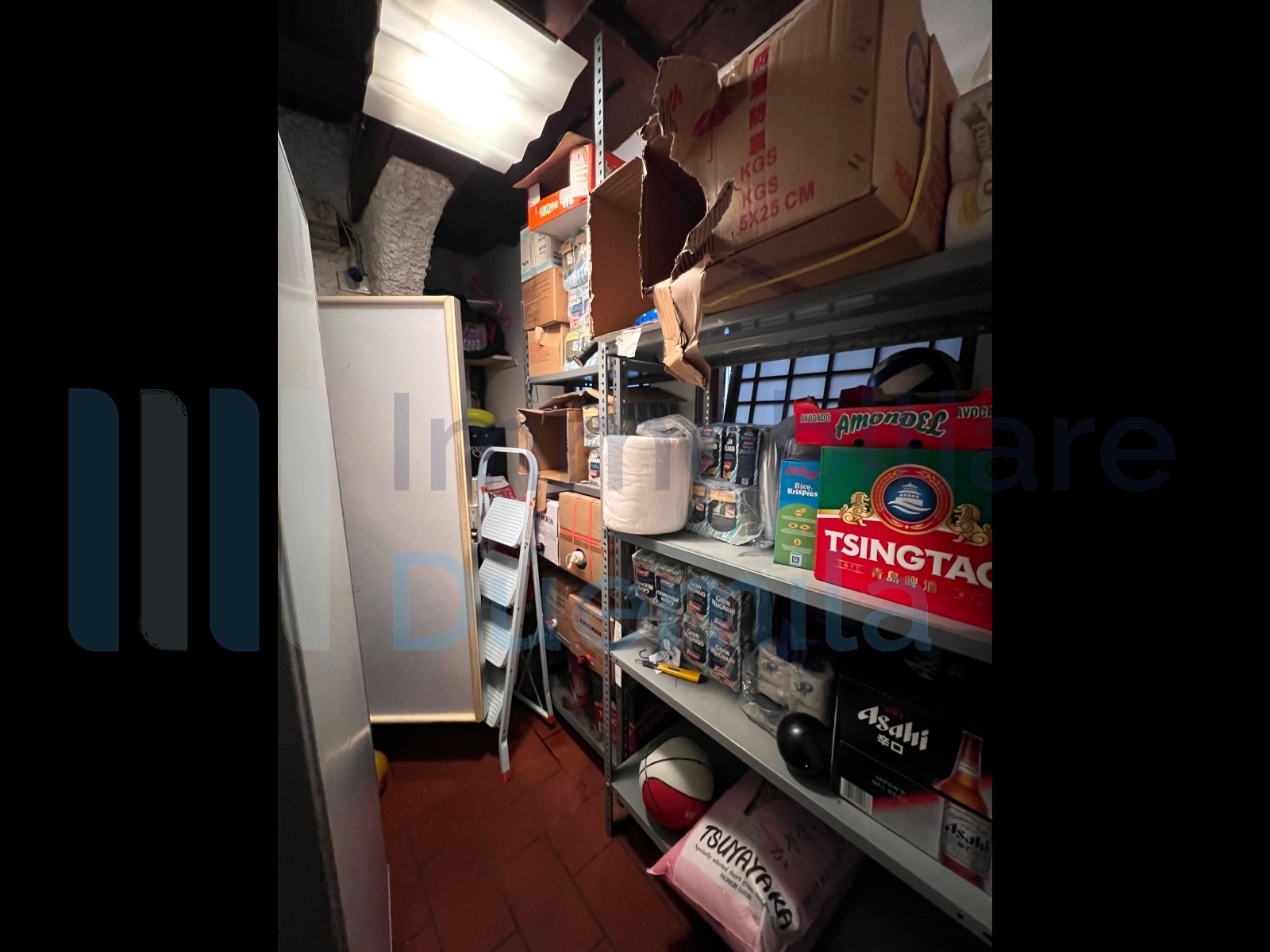 Immagine 12 di Locale commerciale in vendita  a Bologna