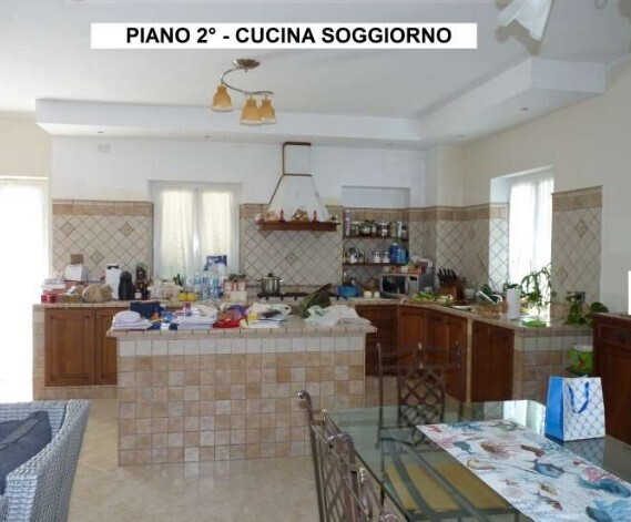 Immagine 4 di Villa in vendita  in Via Cassogna snc a Camporosso