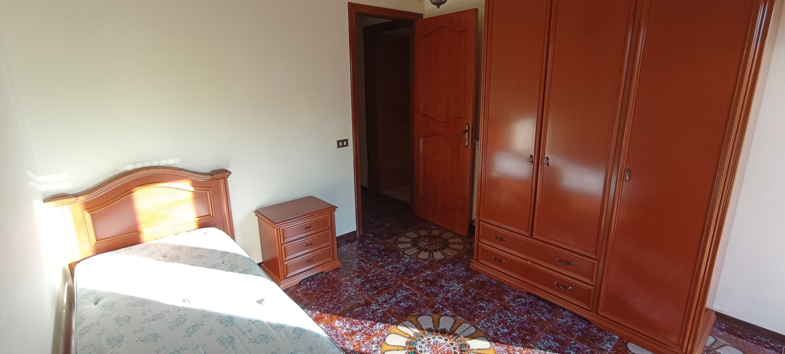 Immagine 16 di Pentalocale in affitto  a Ragusa