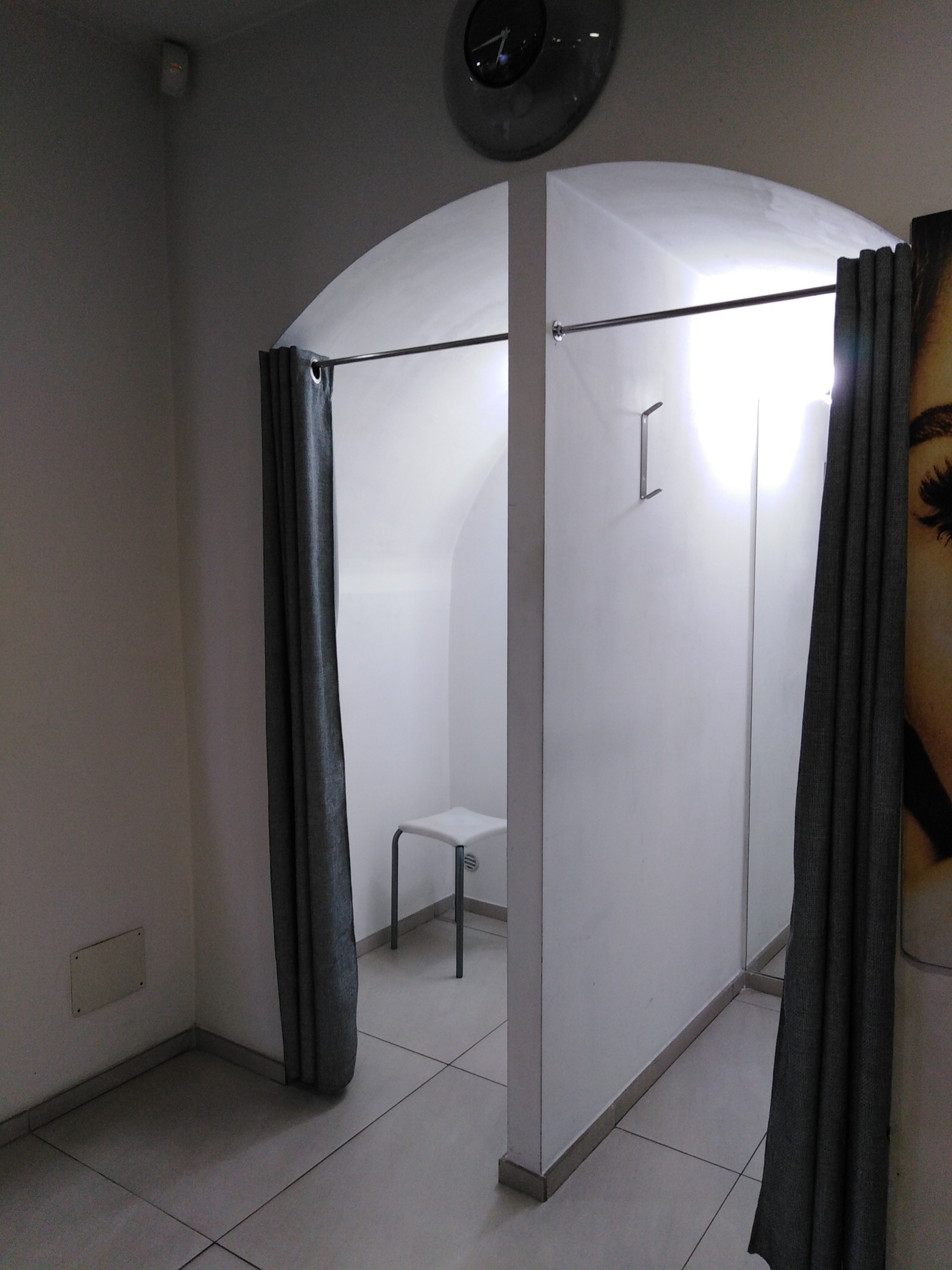 Immagine 6 di Locale commerciale in affitto  a Ragusa