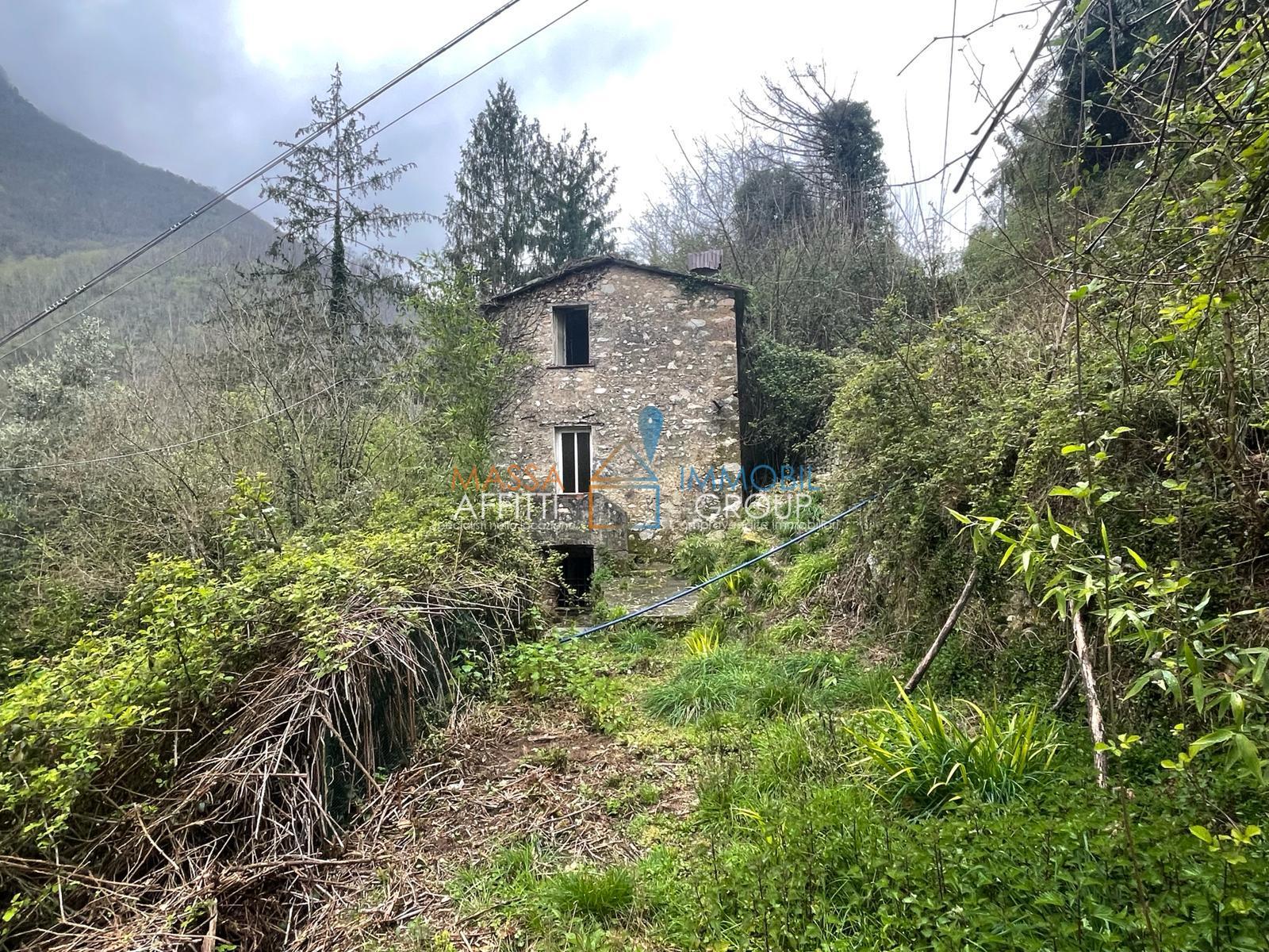 Immagine 13 di Casa semindipendente in vendita  in Via Monte Grappa 1 a Stazzema