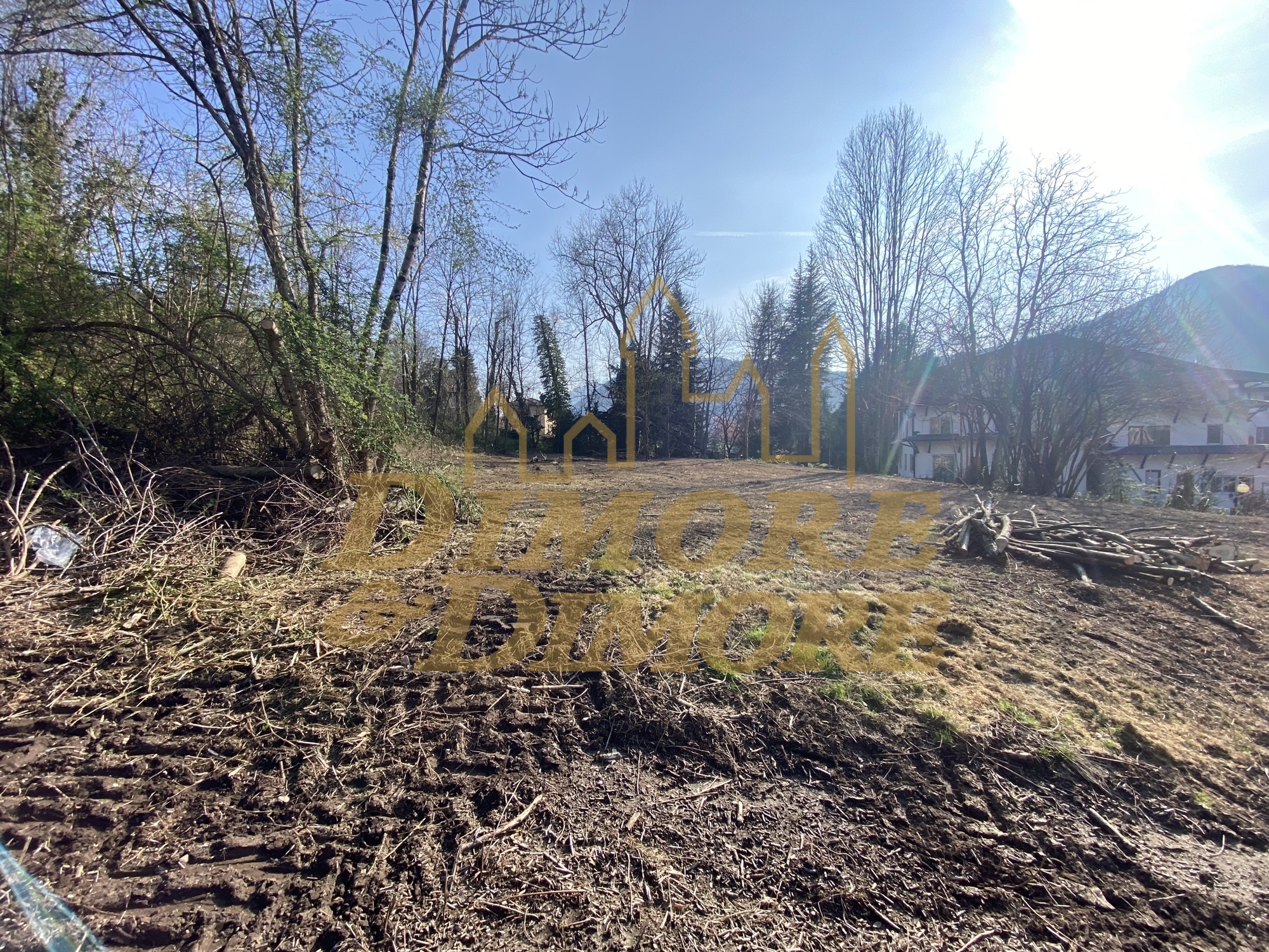 Immagine 12 di Terreno edificabile in vendita  in Via G. Andreani 2 a Valganna