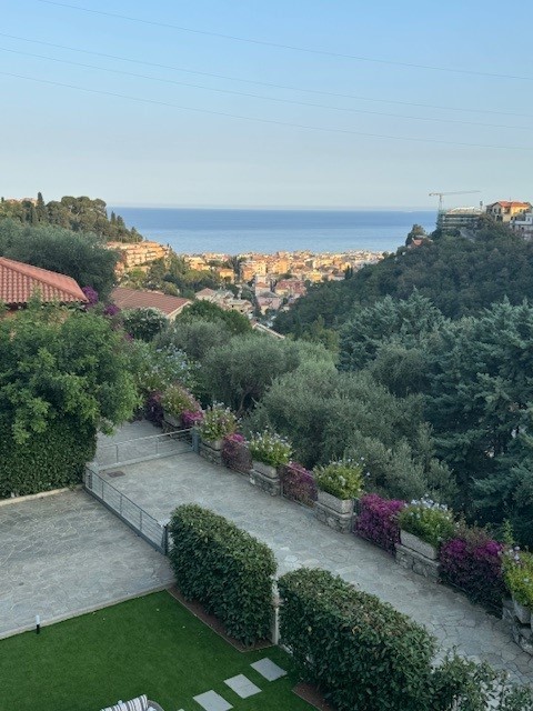 Immagine 86 di Villa in vendita  in Via Adelasia 139 a Alassio