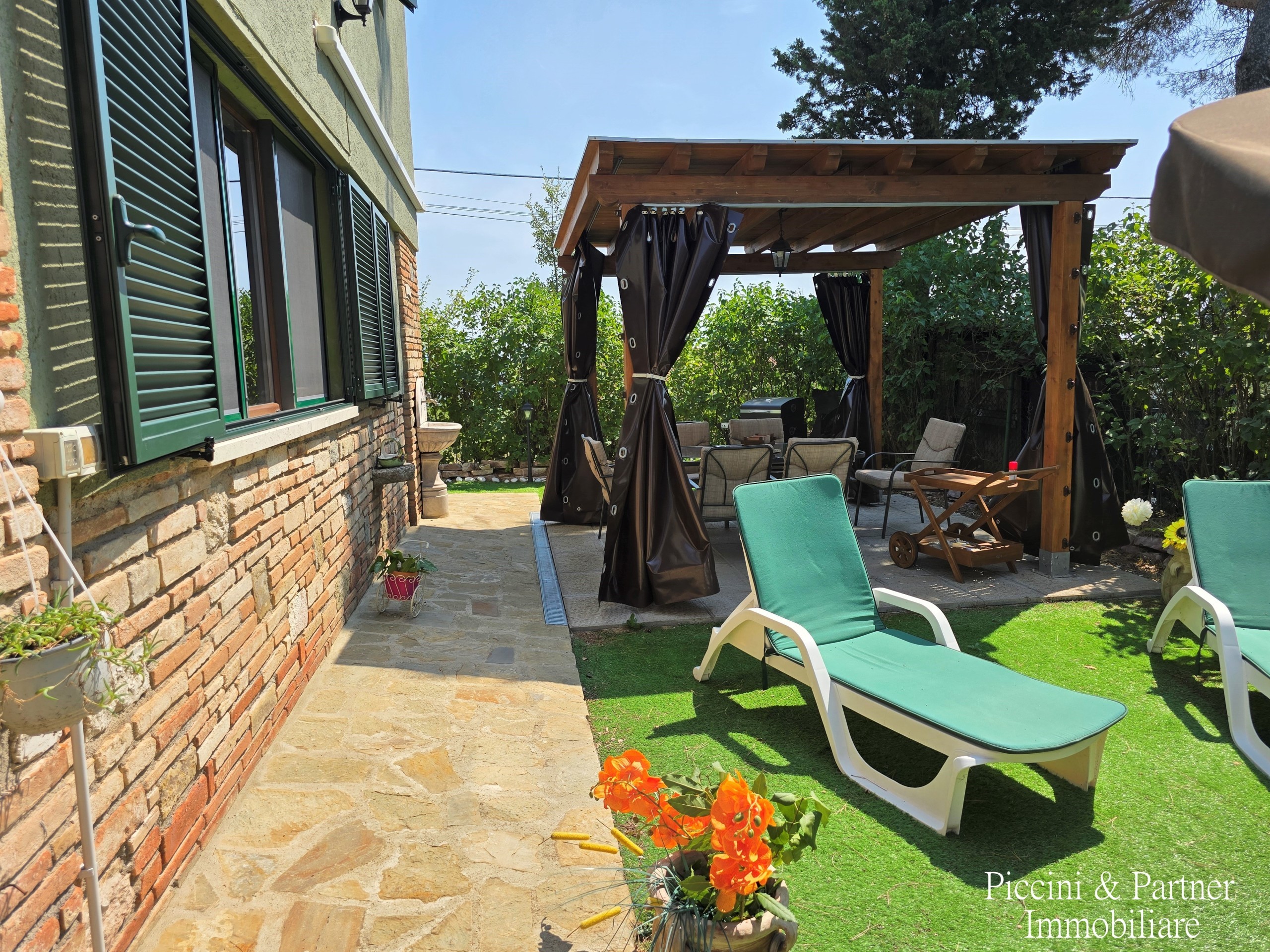 Immagine 67 di Villa in vendita  in Via IV Novembre 15 a Passignano Sul Trasimeno