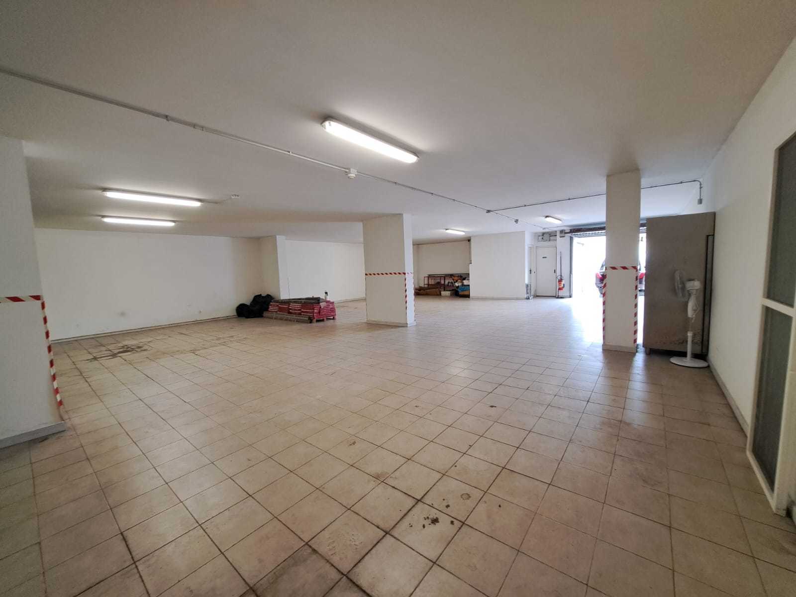 Immagine 10 di Locale commerciale in vendita  a Lanciano