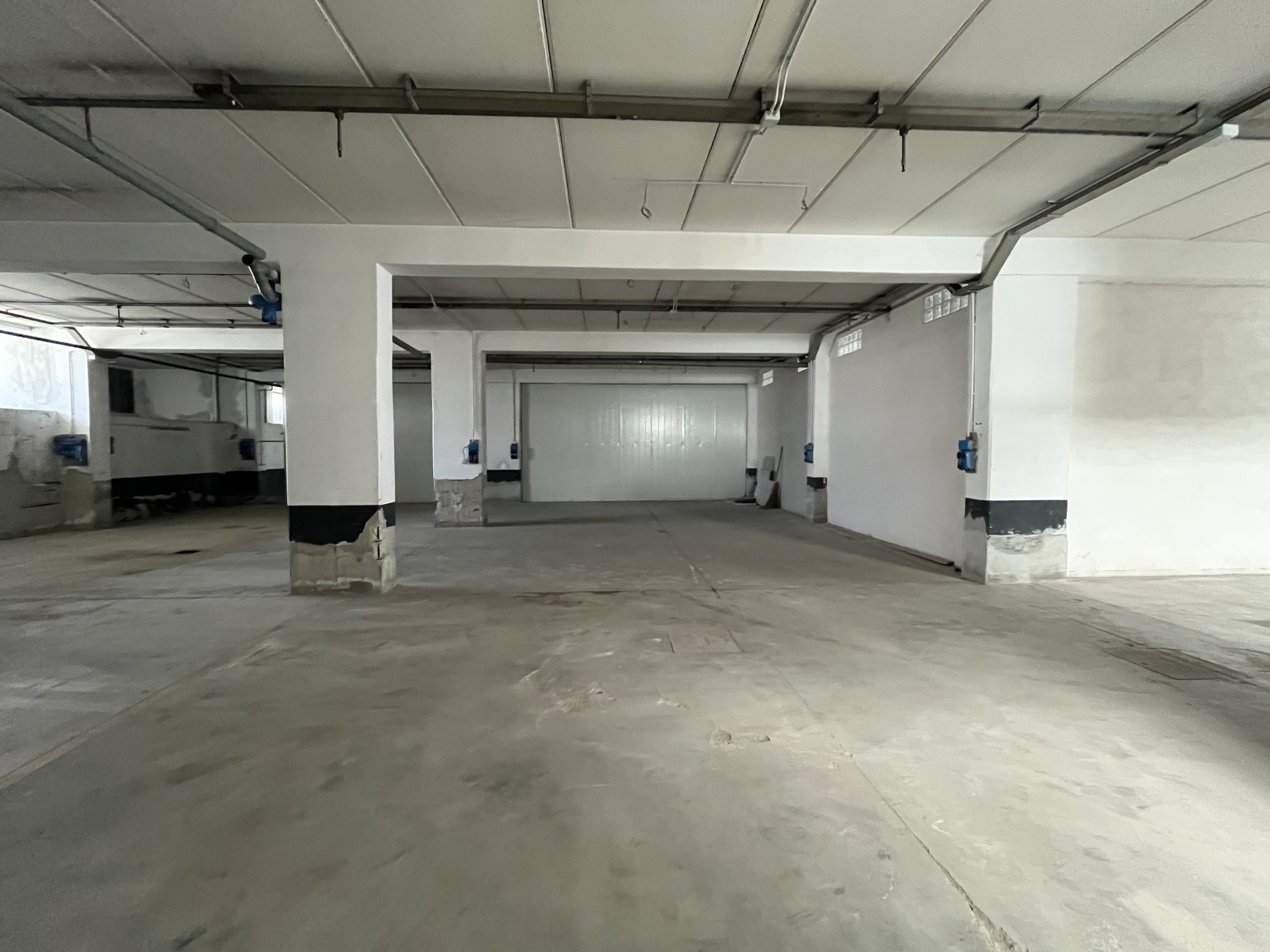 Immagine 9 di Magazzino in affitto  in Viale della Valle Lucrezia 50 a Catanzaro