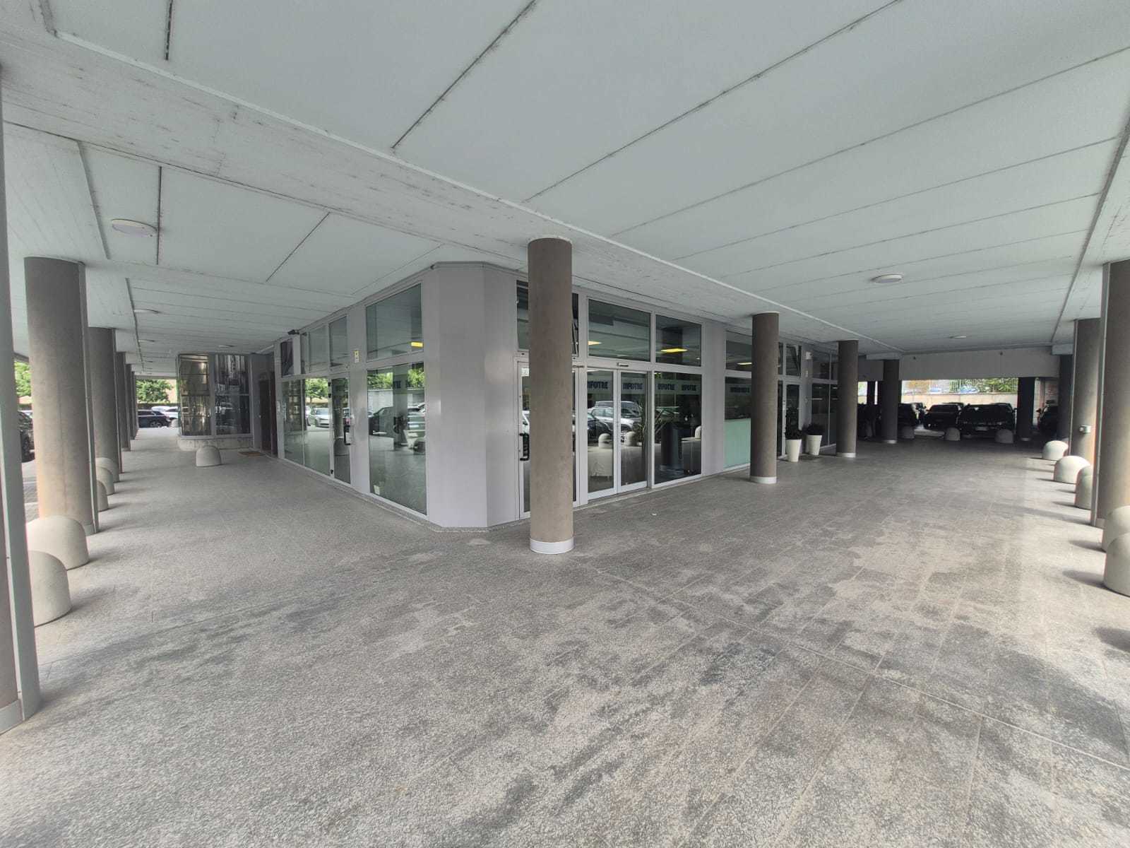 Immagine 7 di Locale commerciale in vendita  in Via Orzinuovi 20 a Brescia