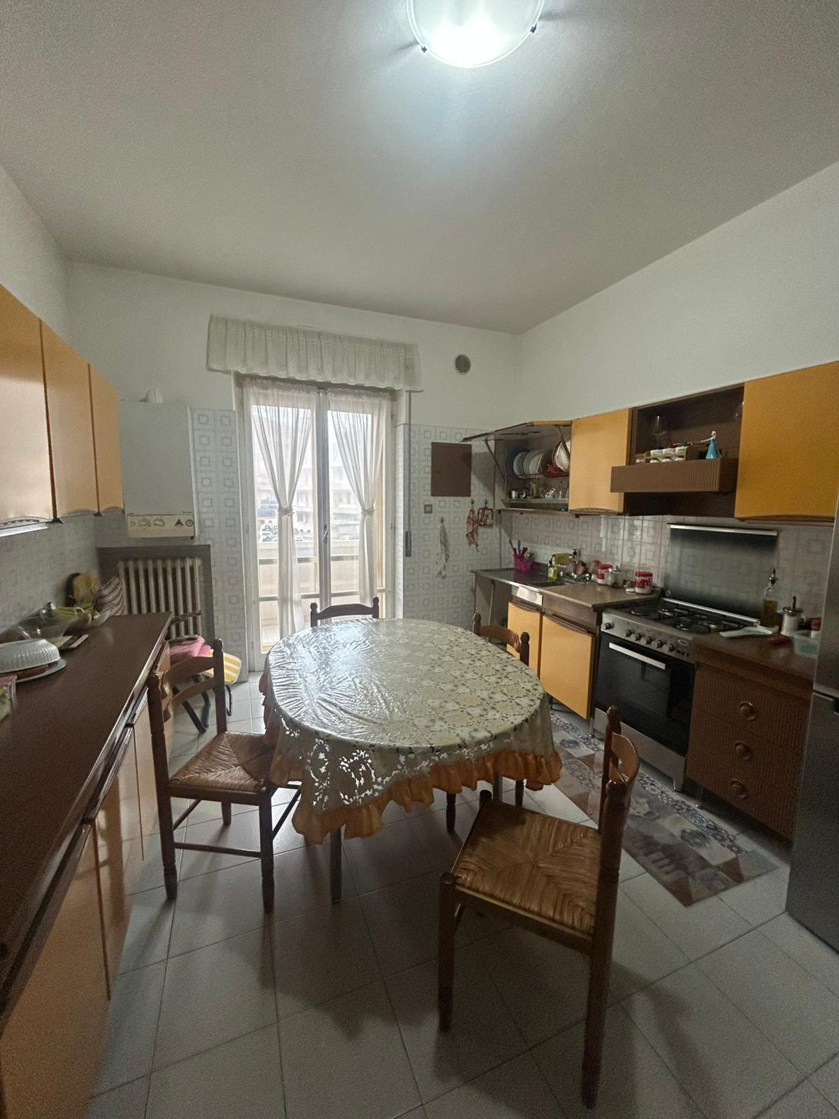 Immagine 4 di Quadrilocale in vendita  a Pescara