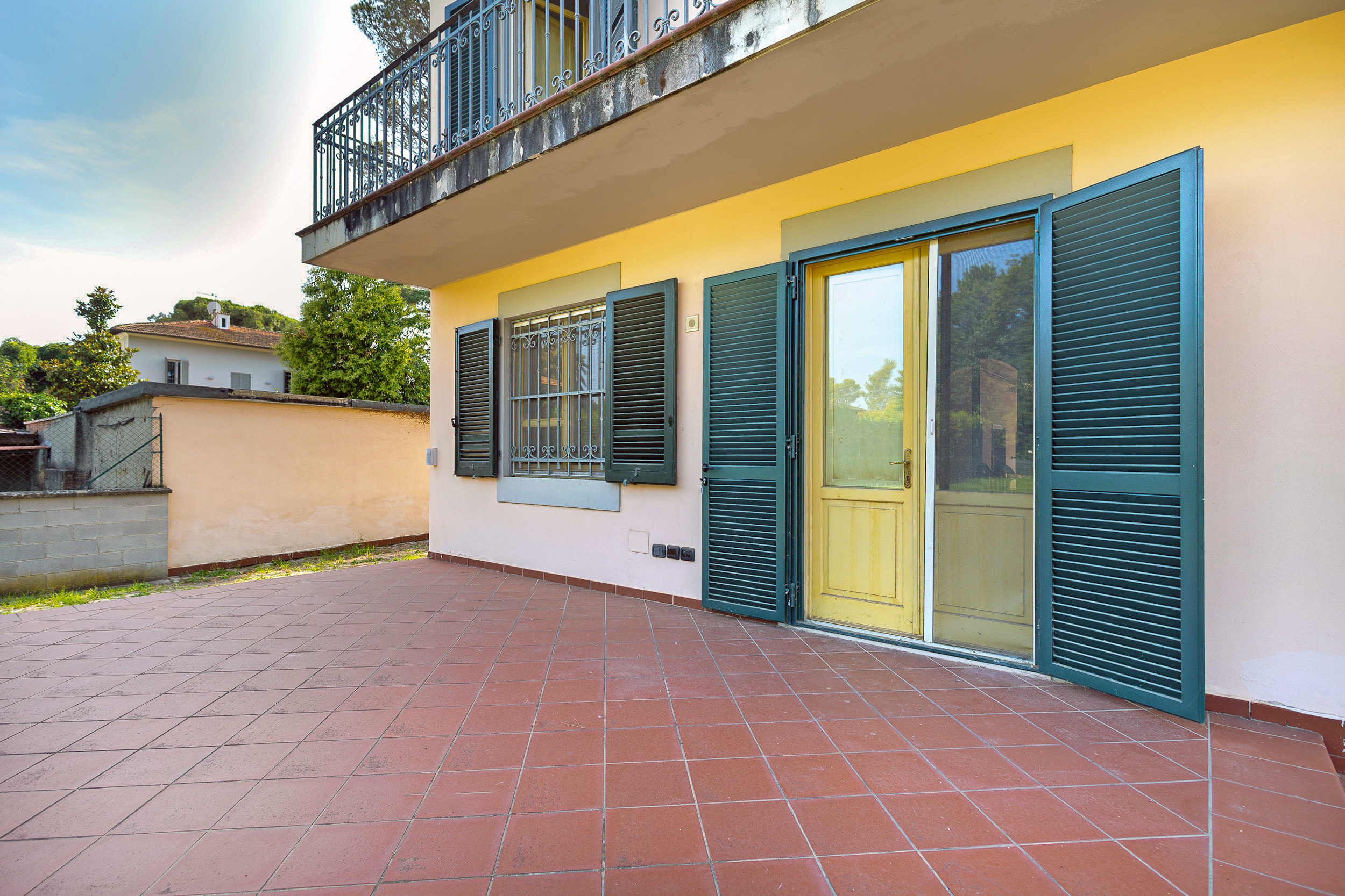 Immagine 3 di Villa in vendita  a Pisa