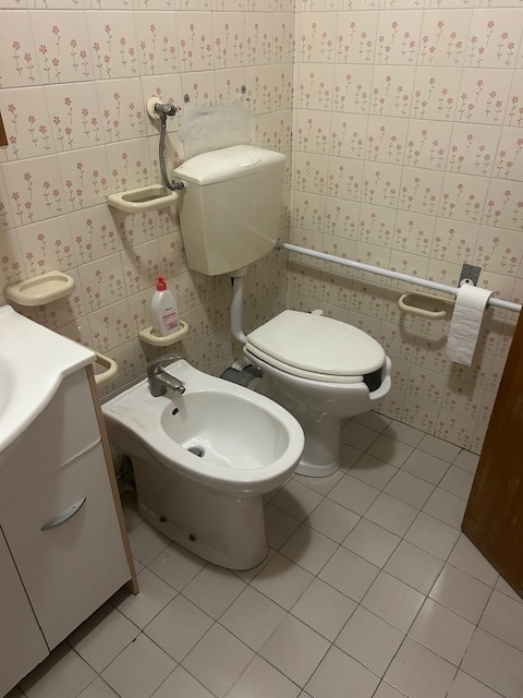 Immagine 16 di Appartamento in vendita  a Pisa