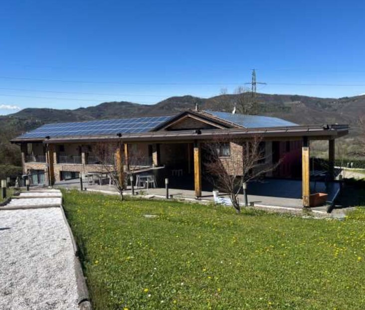 Immagine 1 di Agriturismo in vendita  in Regione Piampodazza 5 a Montechiaro D'acqui