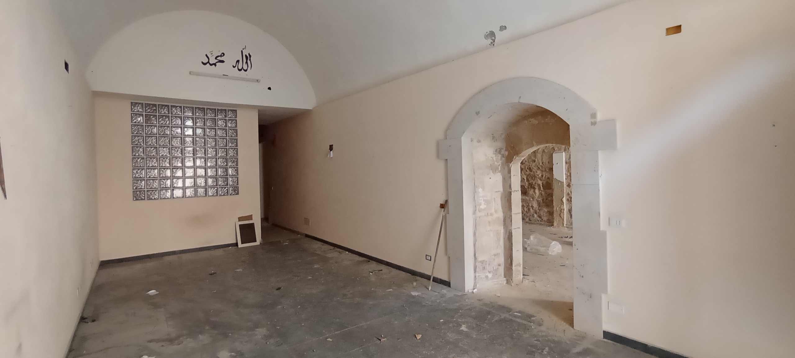 Immagine 7 di Locale commerciale in affitto  a Ragusa